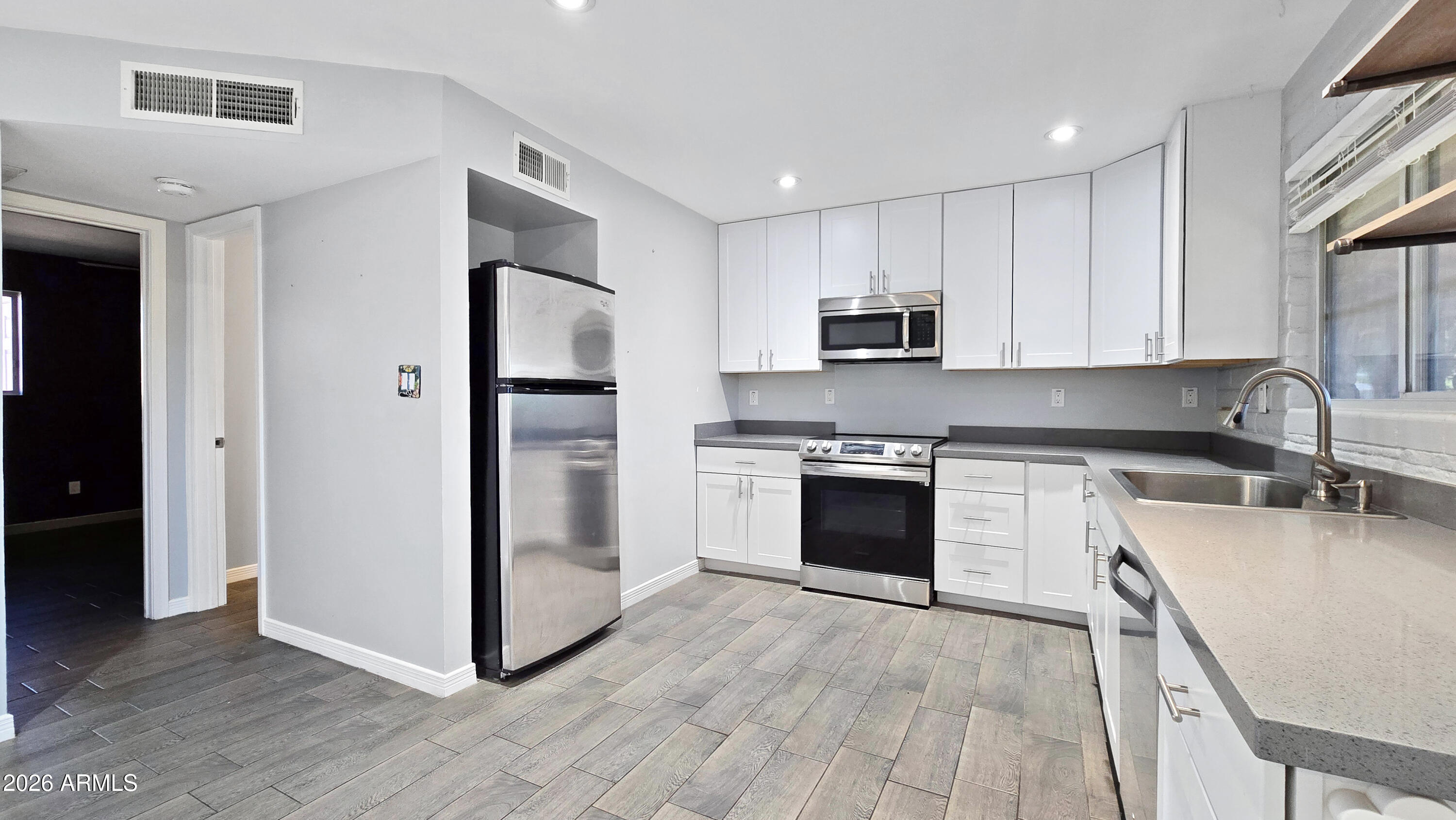 6739 N 16TH Street 14