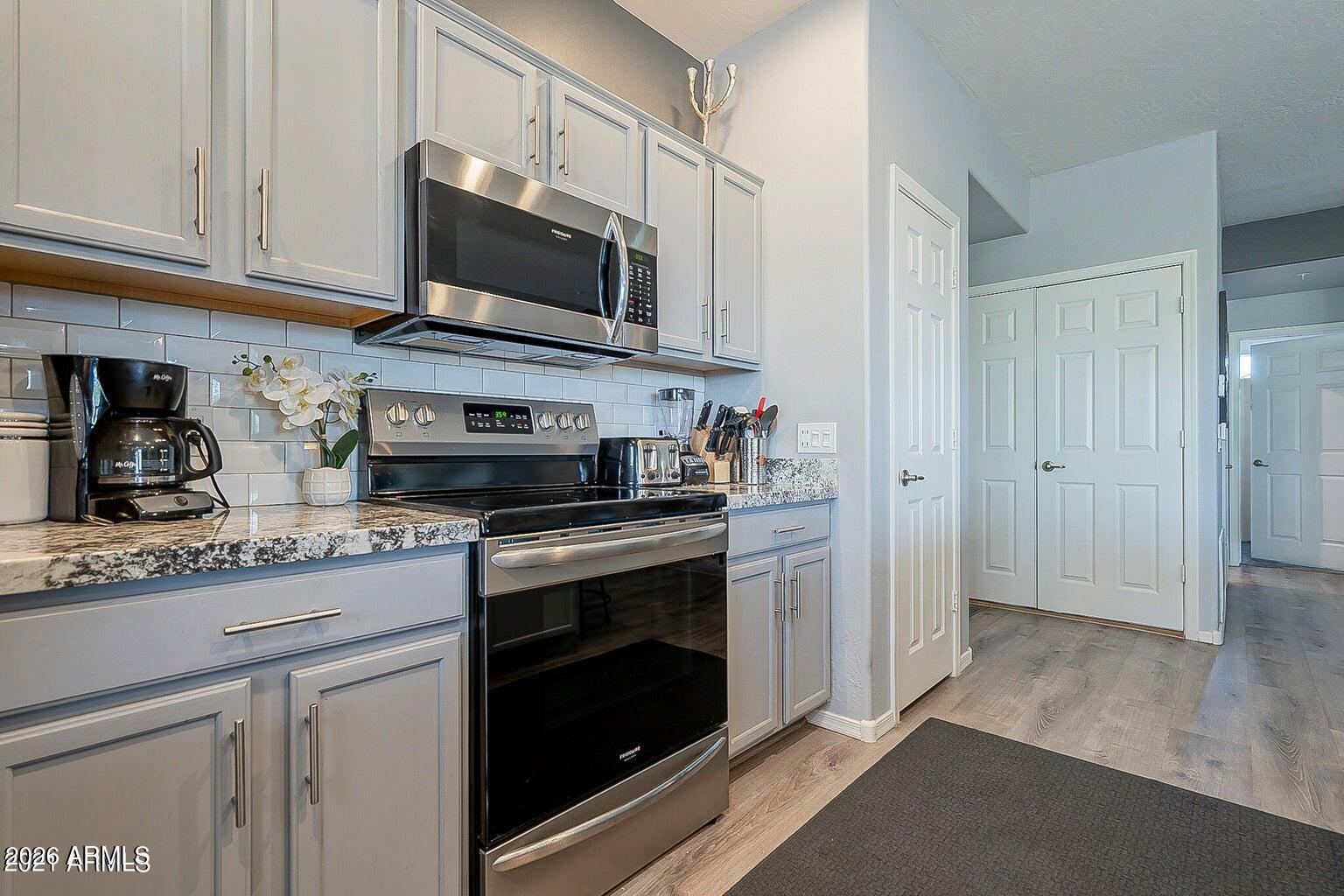 11500 E COCHISE Drive 2081