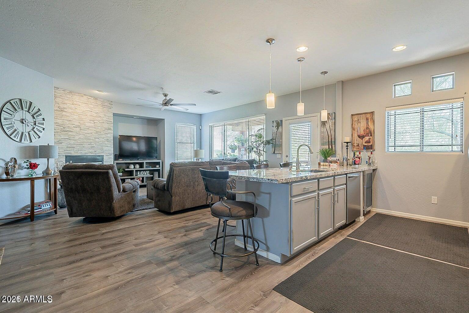 11500 E COCHISE Drive 2081