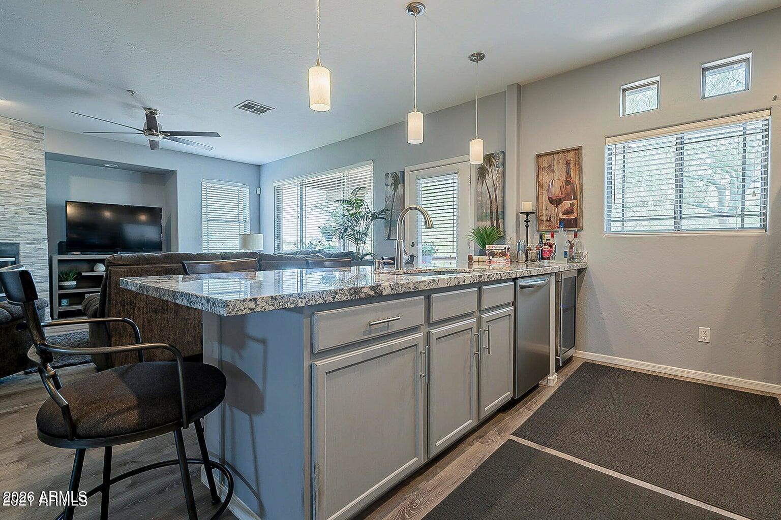 11500 E COCHISE Drive 2081