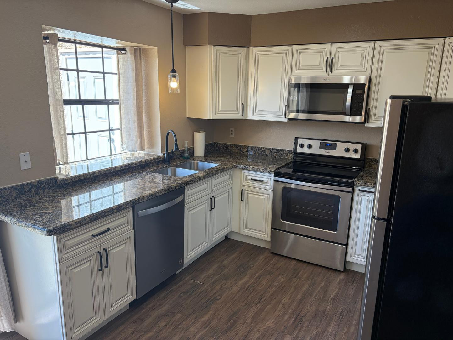 5704 E Aire Libre Avenue Unit 1086