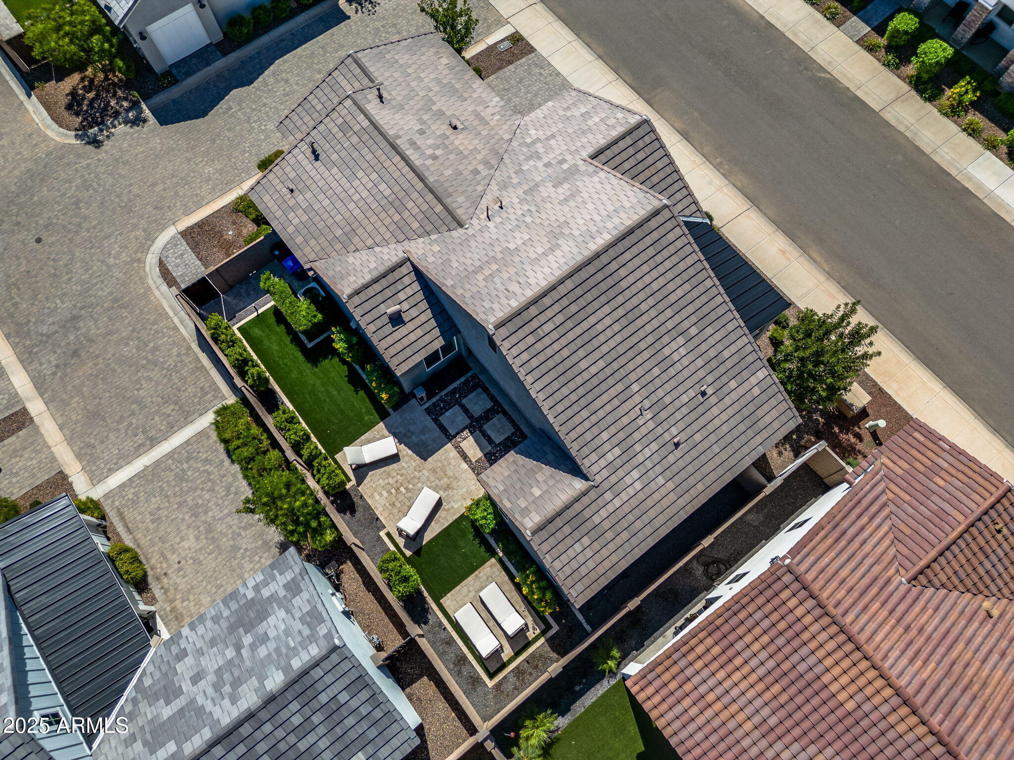 11217 N BLAKELY Street