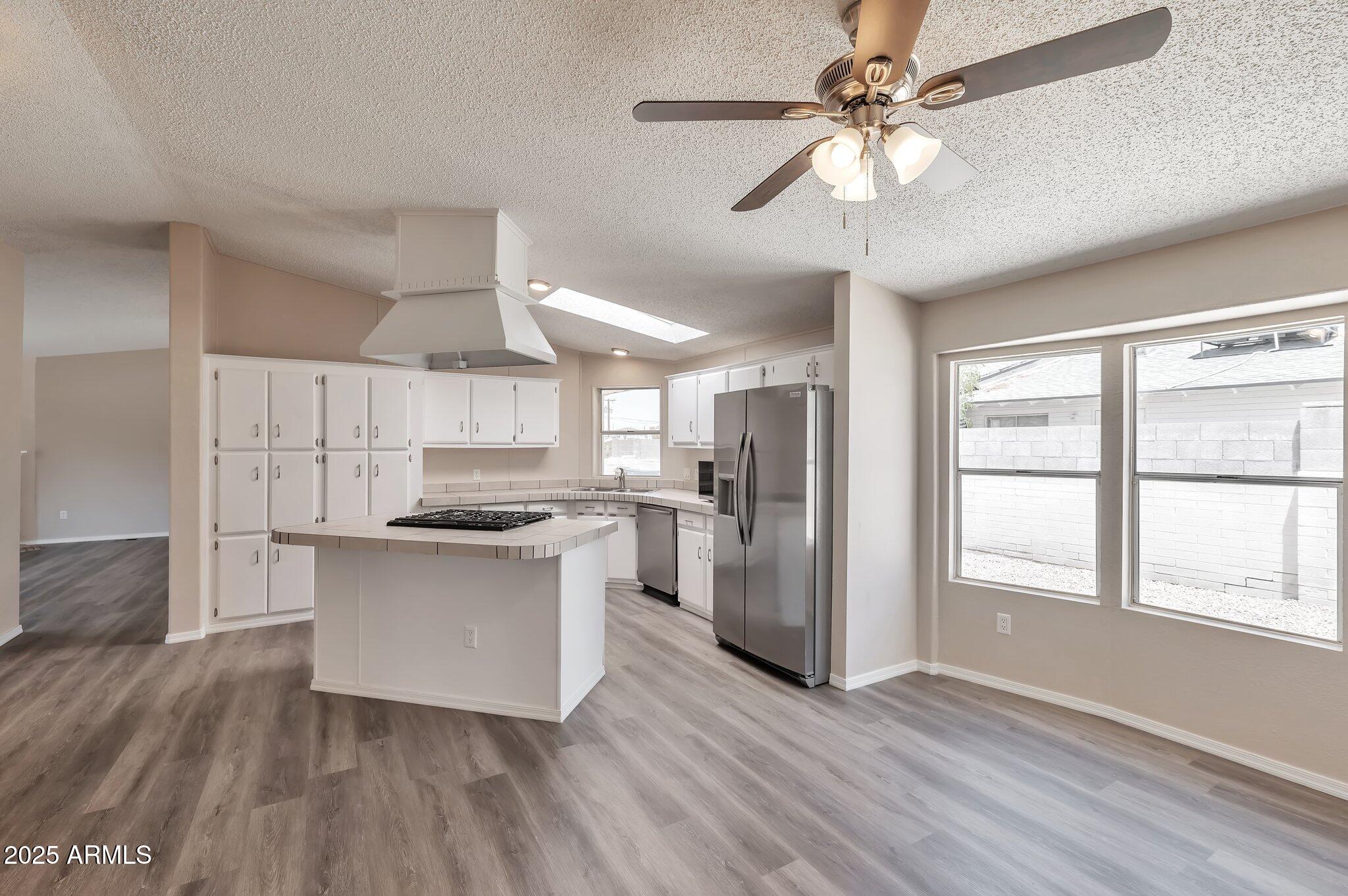 9205 N 13TH Place