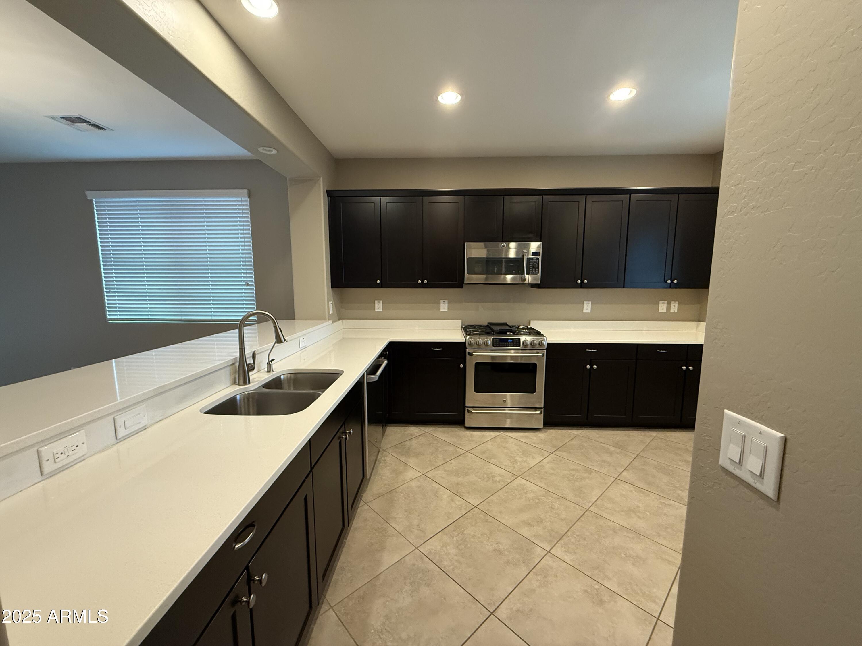 276 E COCONINO Drive