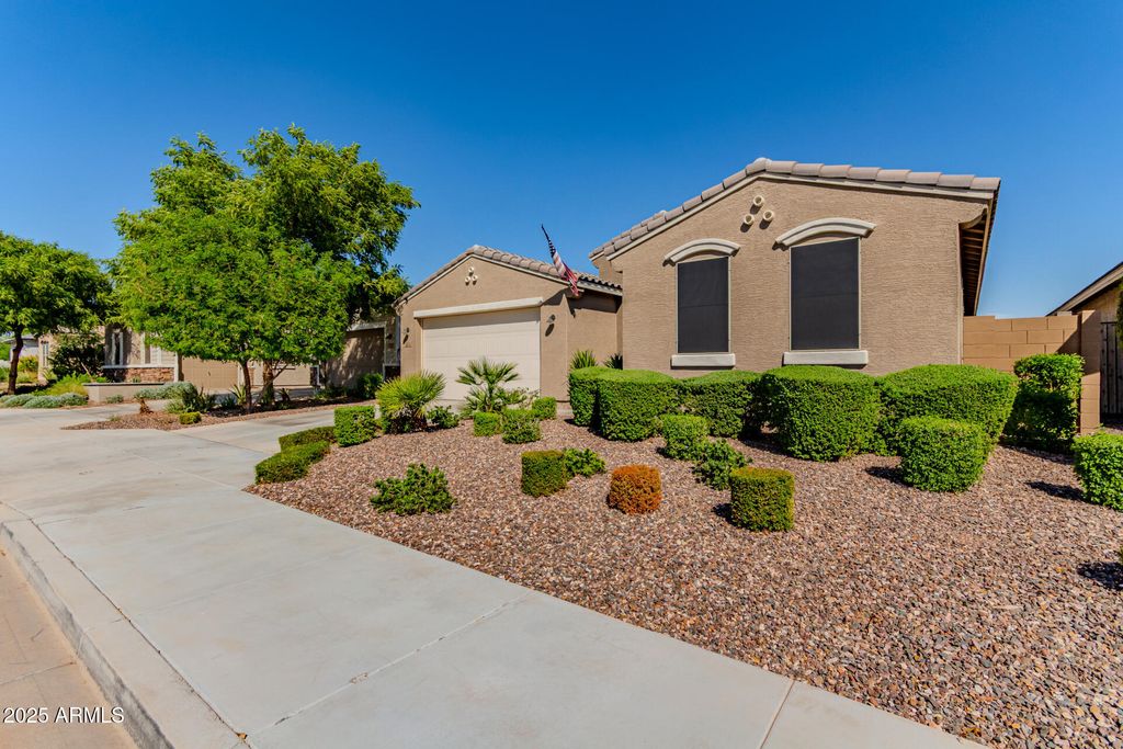 Photo of 5059 N 183rd Lane, Litchfield Park, AZ 85340 (MLS # 6925500)
