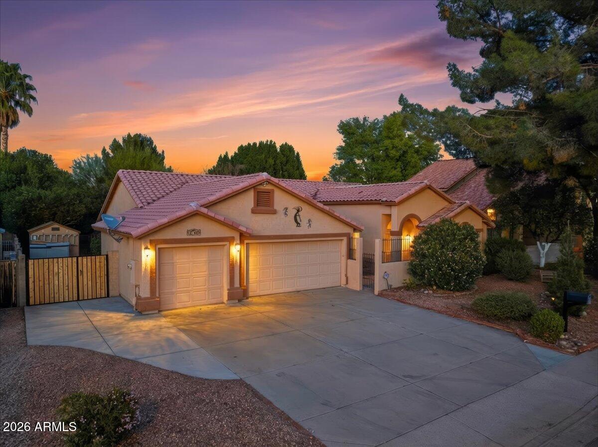 2240 E KENWOOD Street