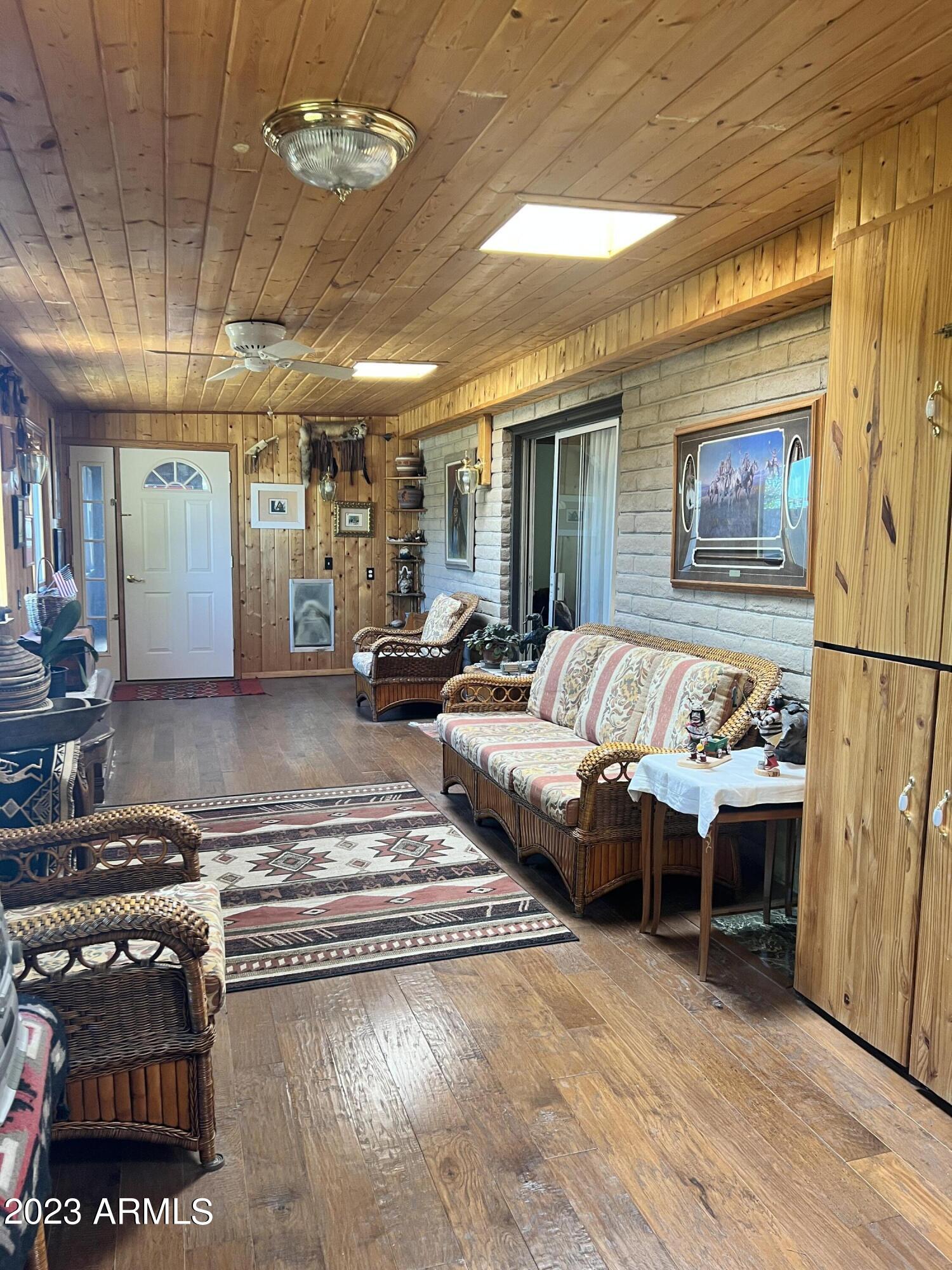 TOWN & COUNTRY ESTATES - Residential
