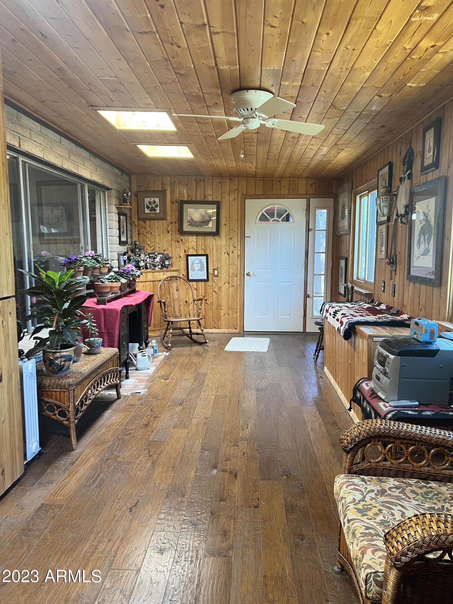 TOWN & COUNTRY ESTATES - Residential