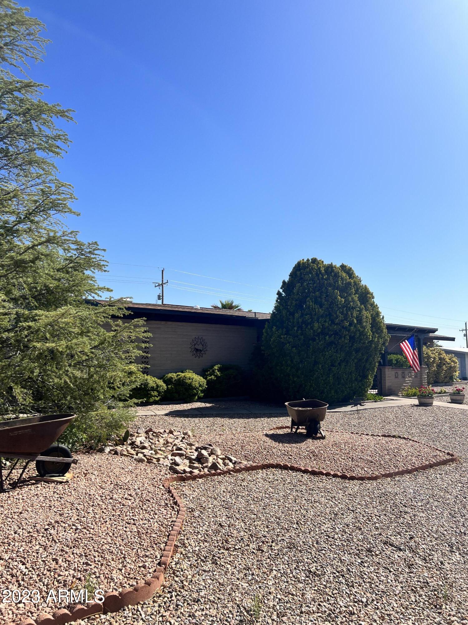 TOWN & COUNTRY ESTATES - Residential