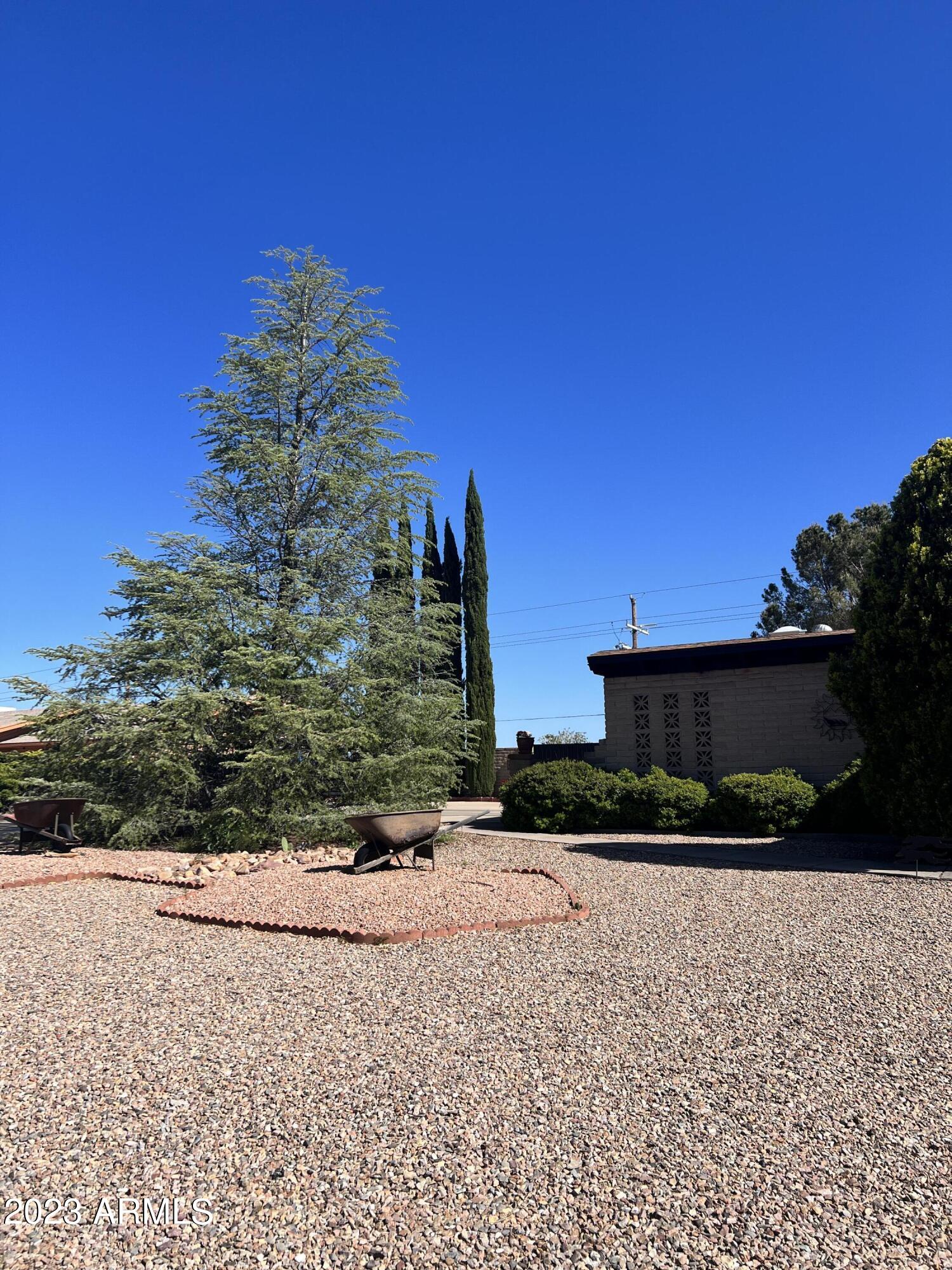 TOWN & COUNTRY ESTATES - Residential
