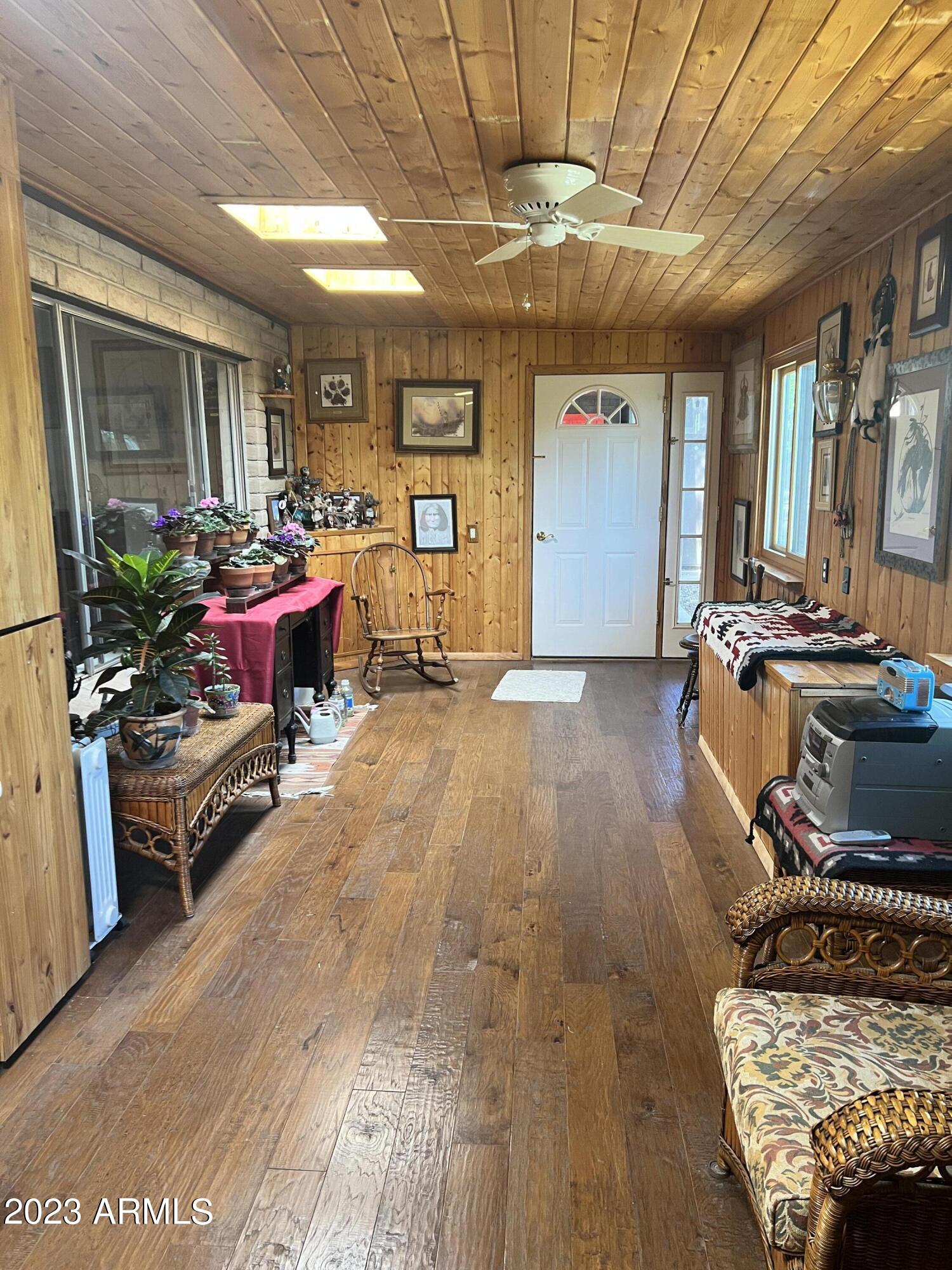 TOWN & COUNTRY ESTATES - Residential