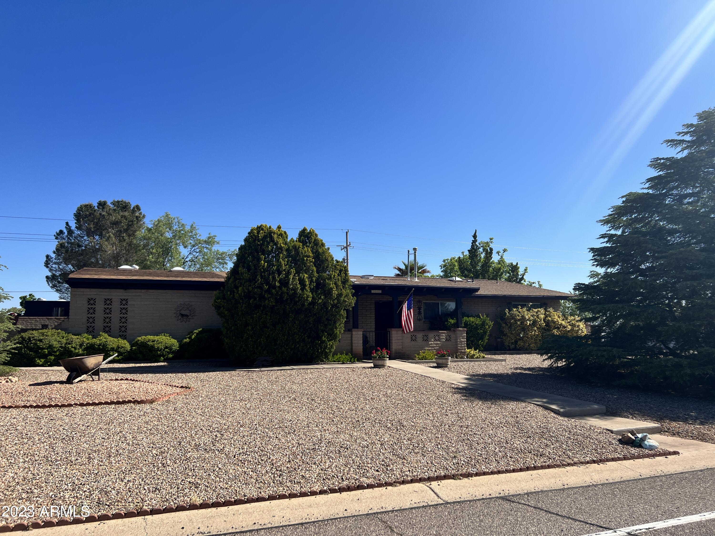 TOWN & COUNTRY ESTATES - Residential