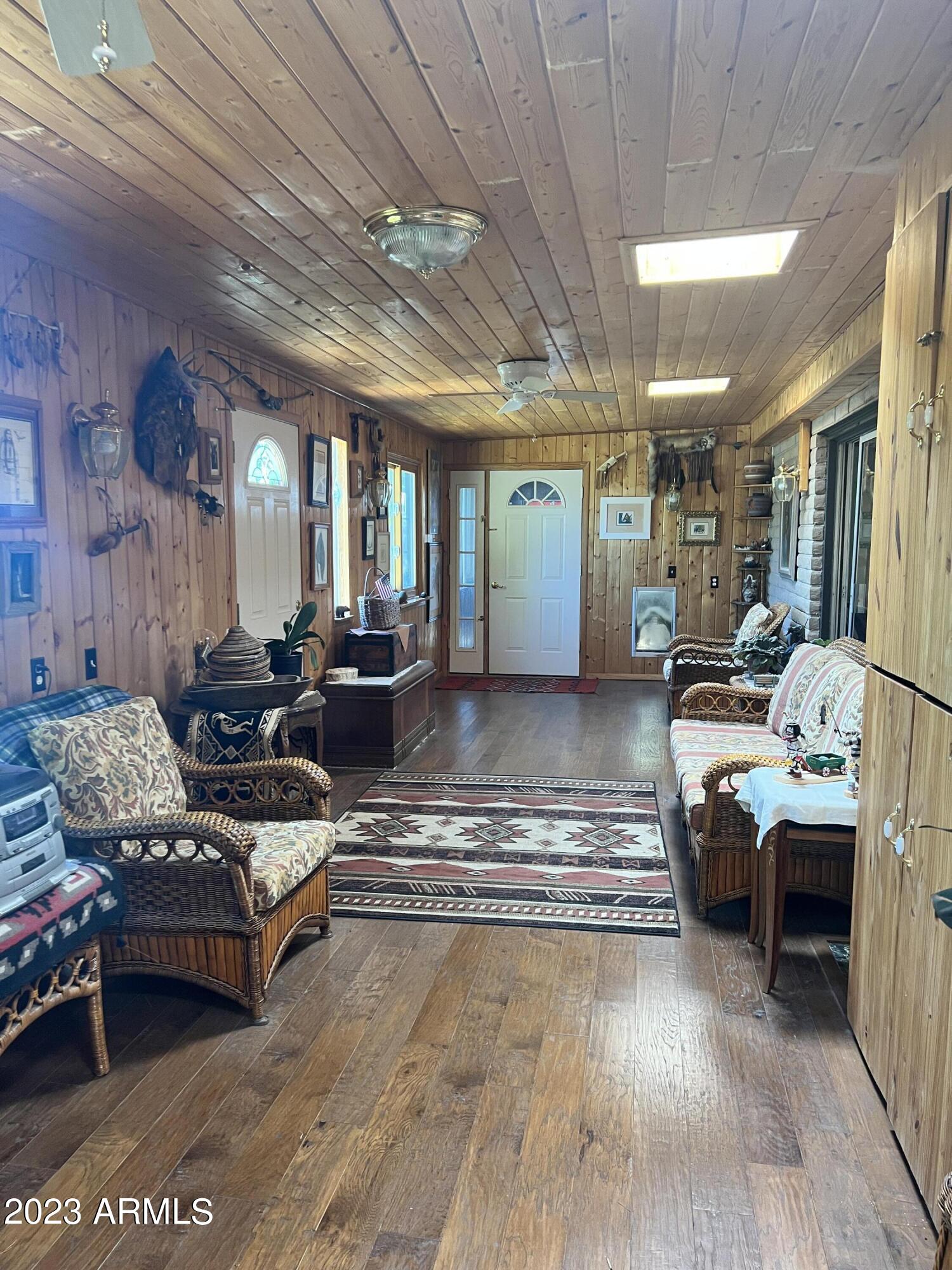 TOWN & COUNTRY ESTATES - Residential