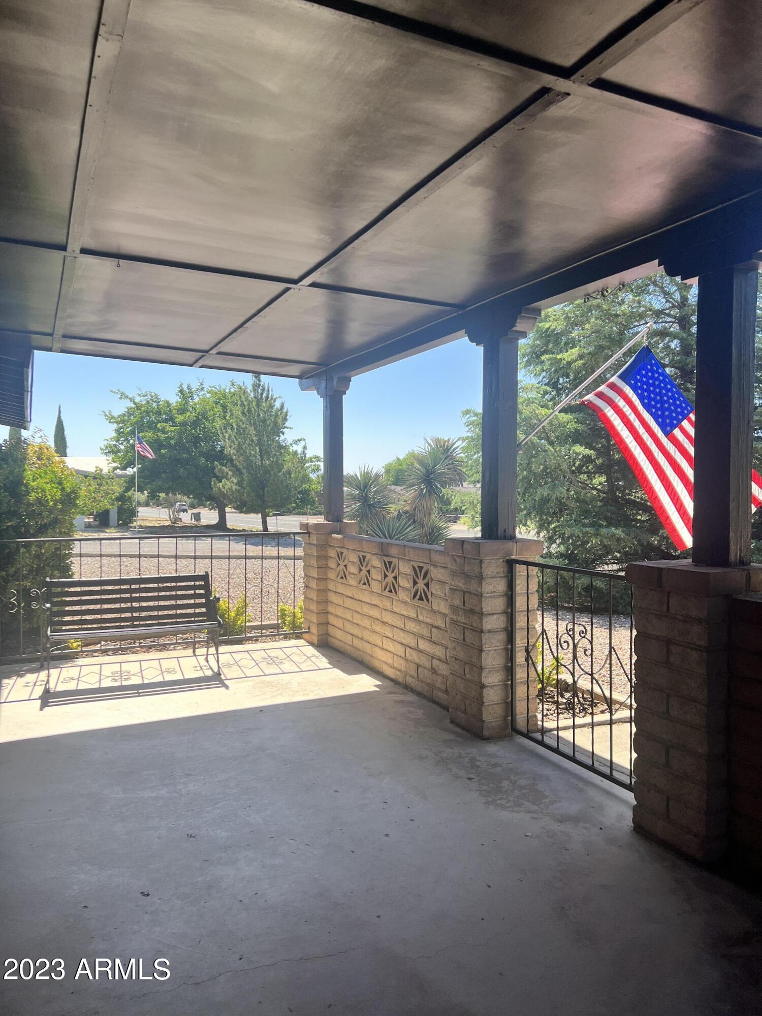 TOWN & COUNTRY ESTATES - Residential