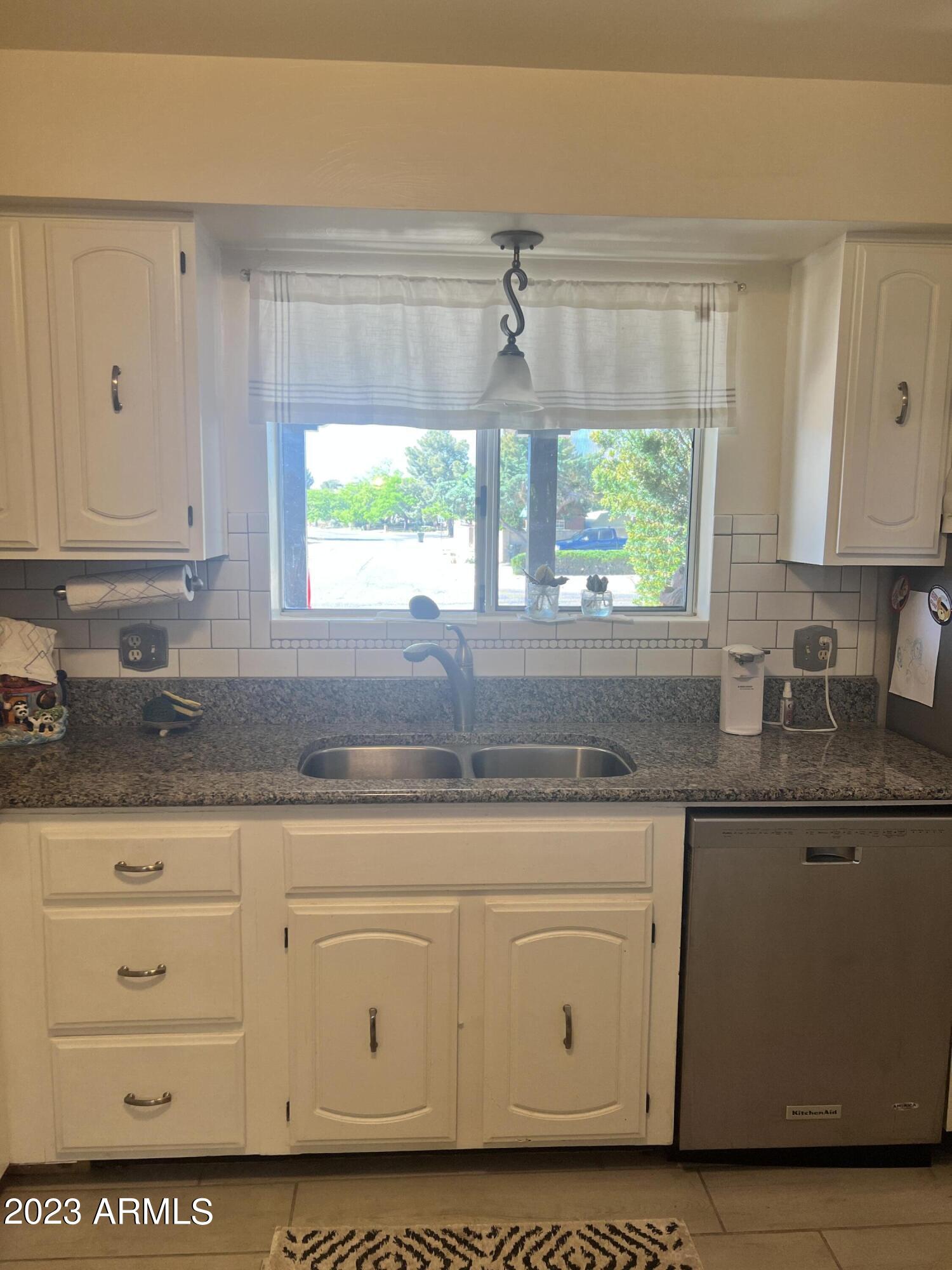 TOWN & COUNTRY ESTATES - Residential
