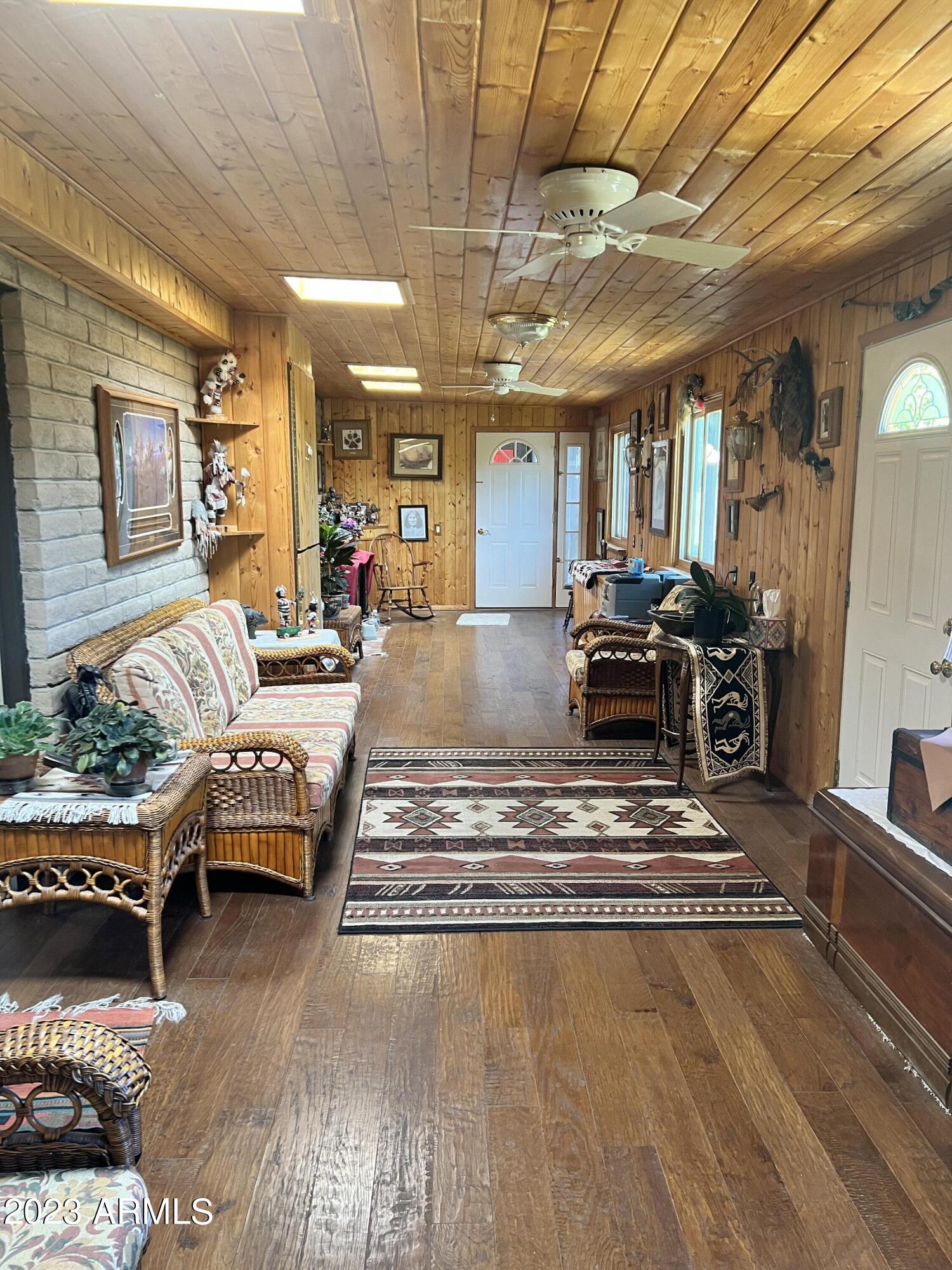 TOWN & COUNTRY ESTATES - Residential