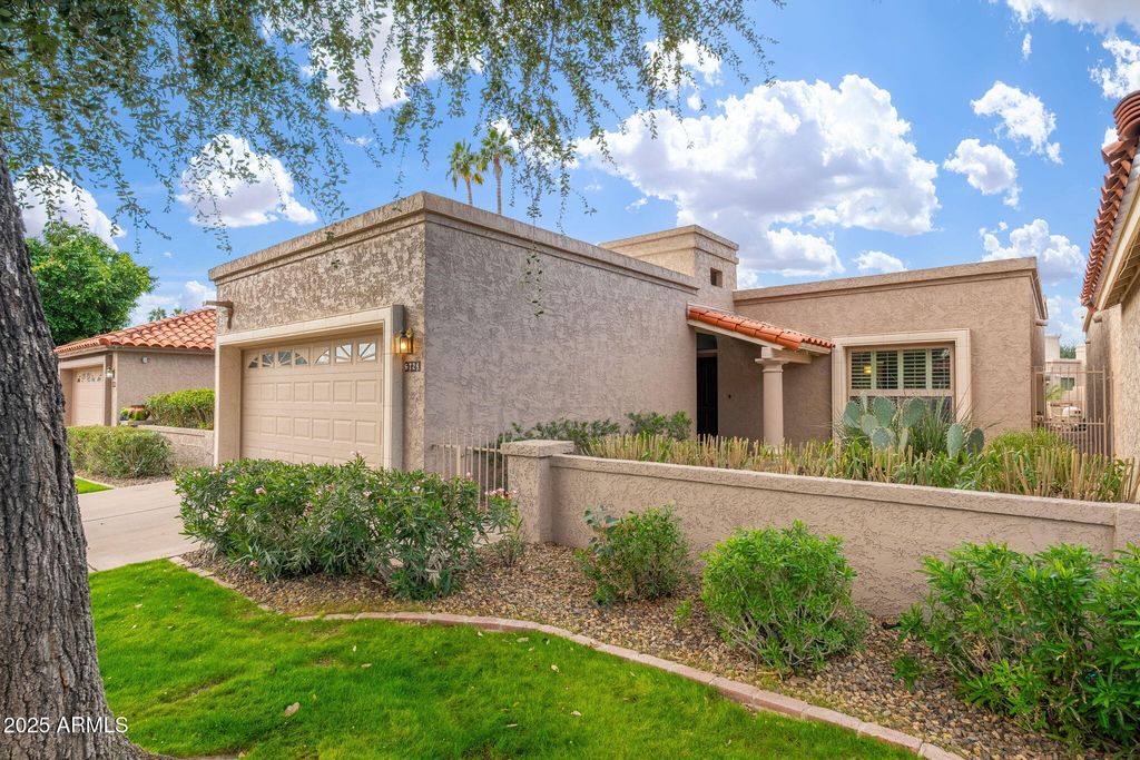 Photo of 6724 N 79th Place, Scottsdale, AZ 85250 (MLS # 7000262)