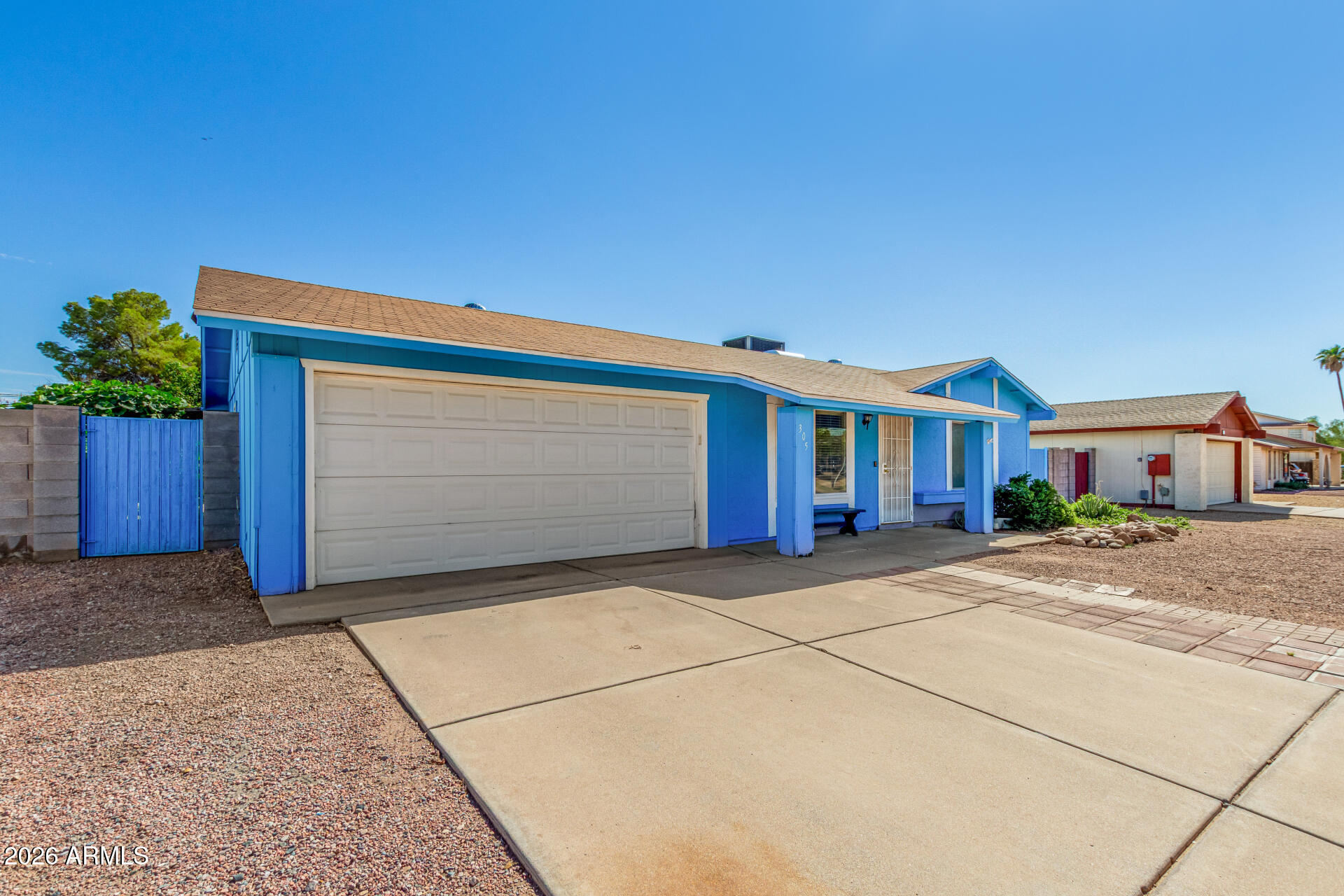 305 W NOPAL Place