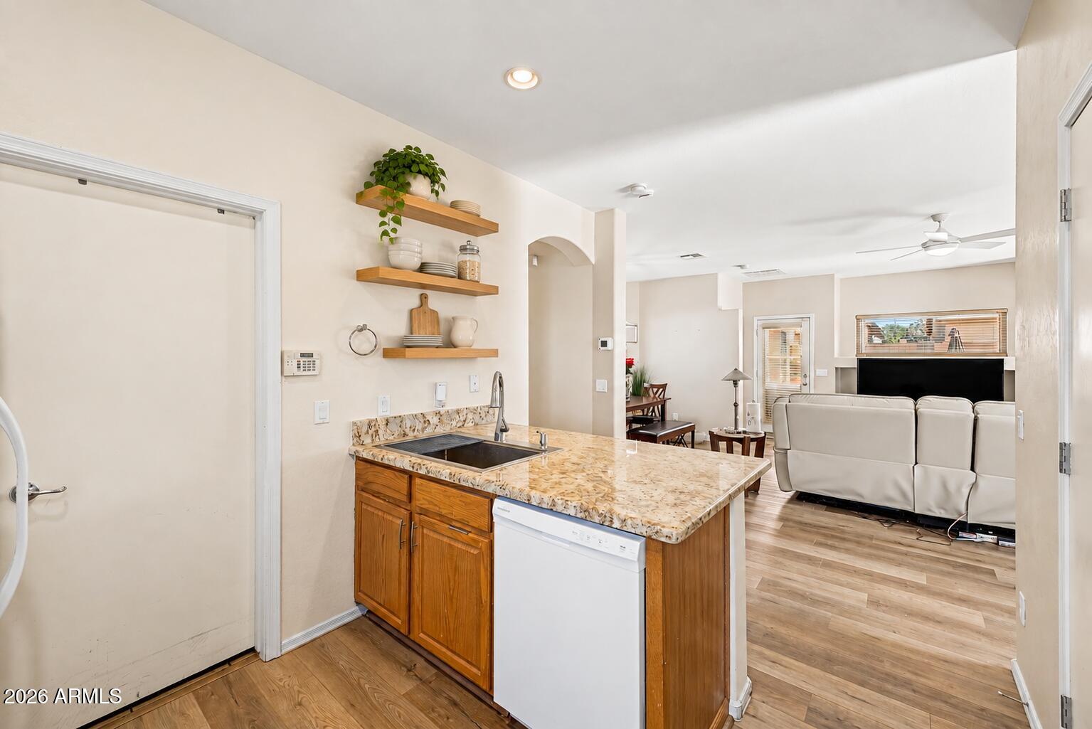 28189 N QUARTZ Drive