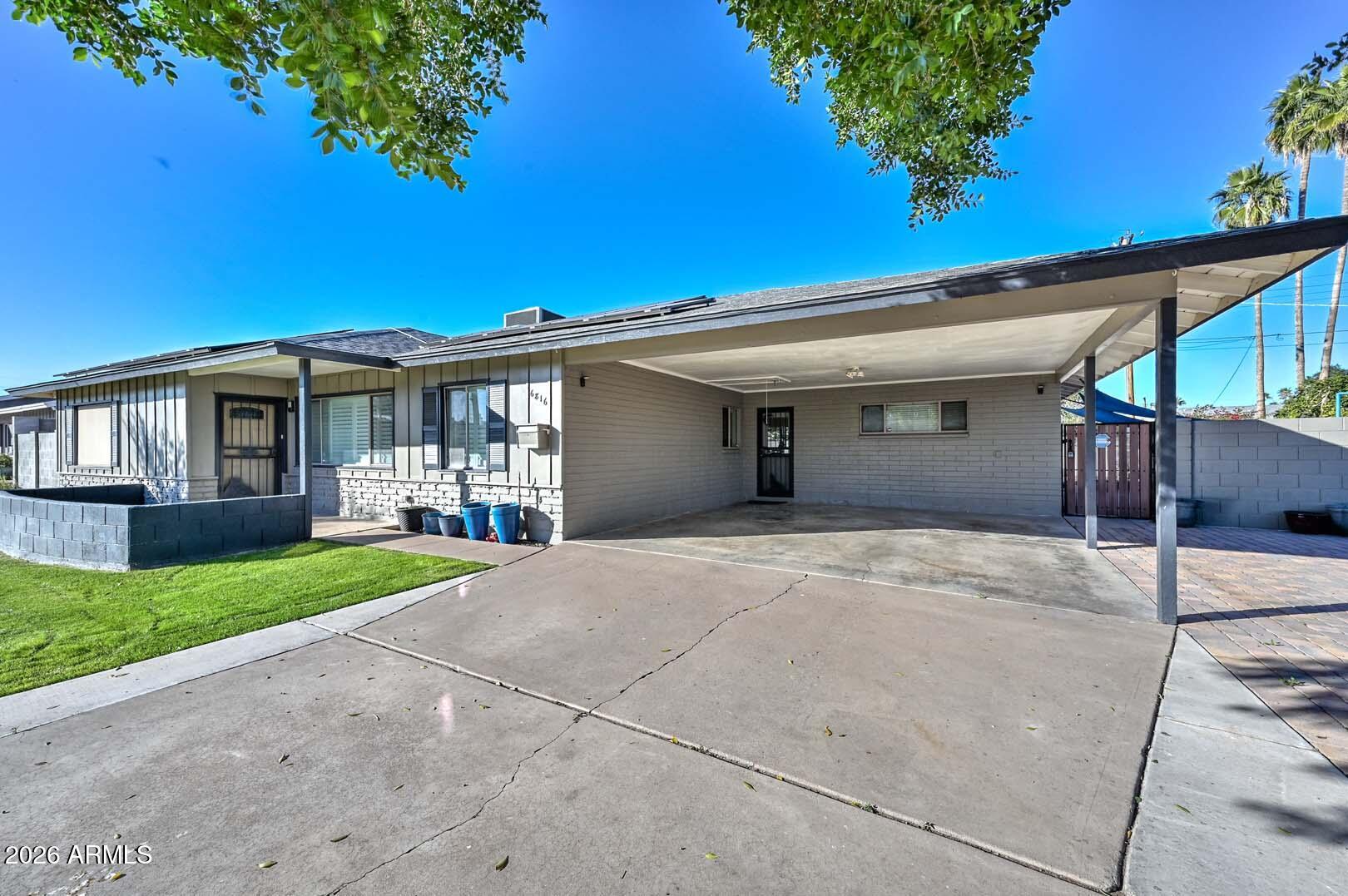 6816 E CORONADO Road