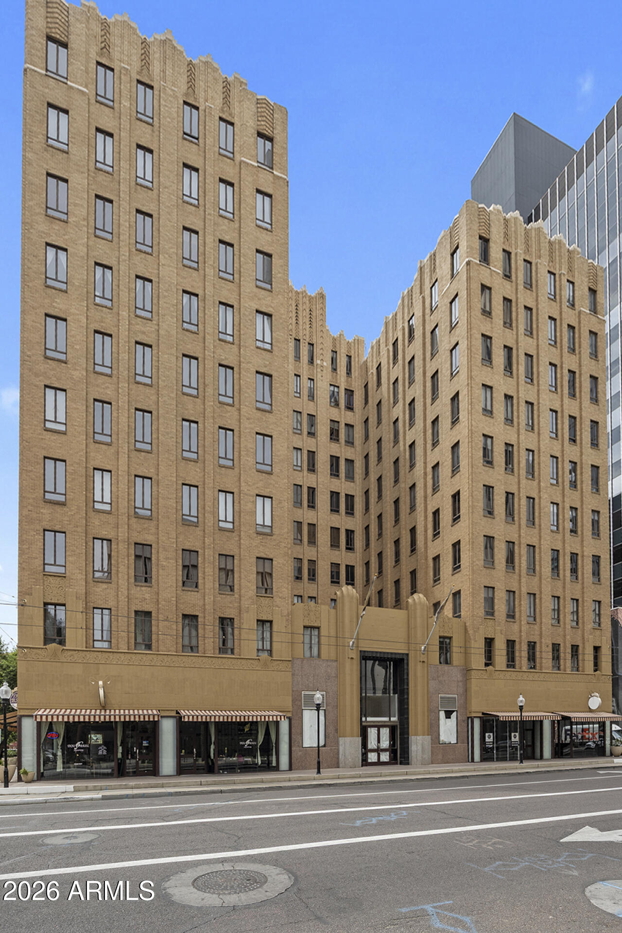 114 W ADAMS Street 609