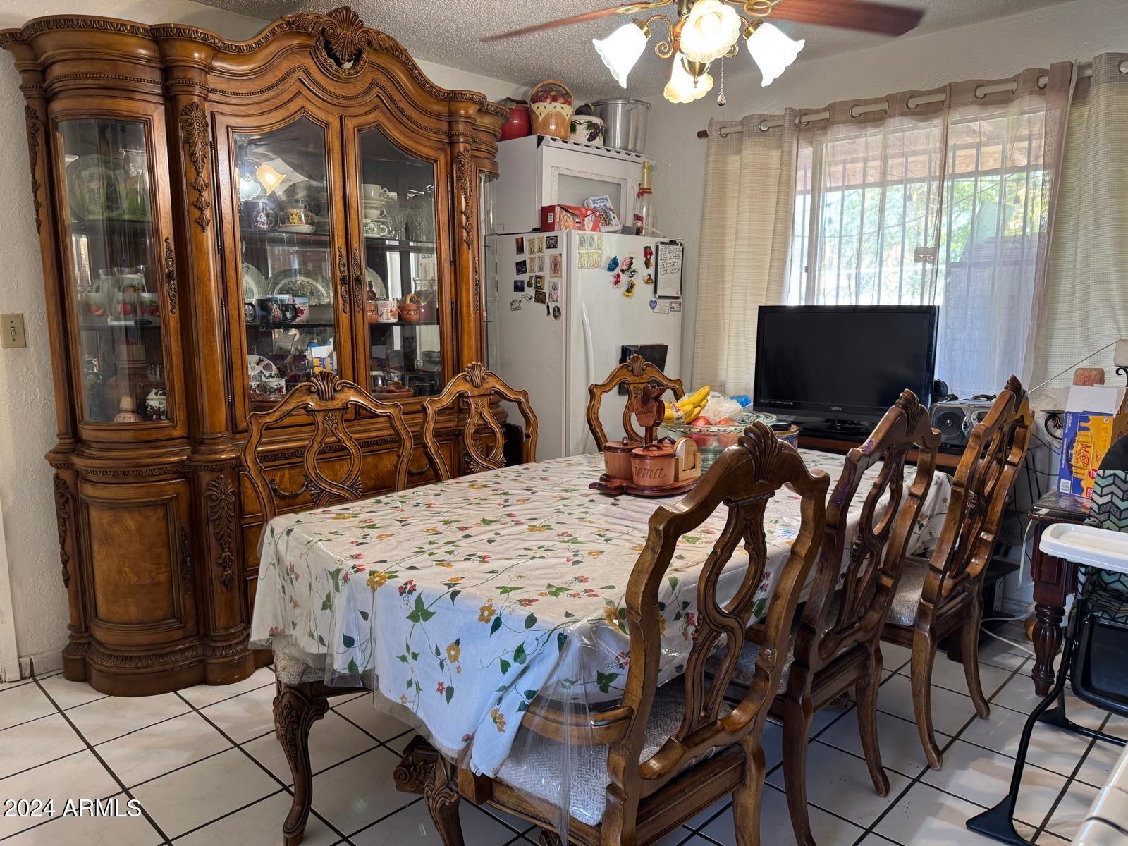 2032 W PECAN Road