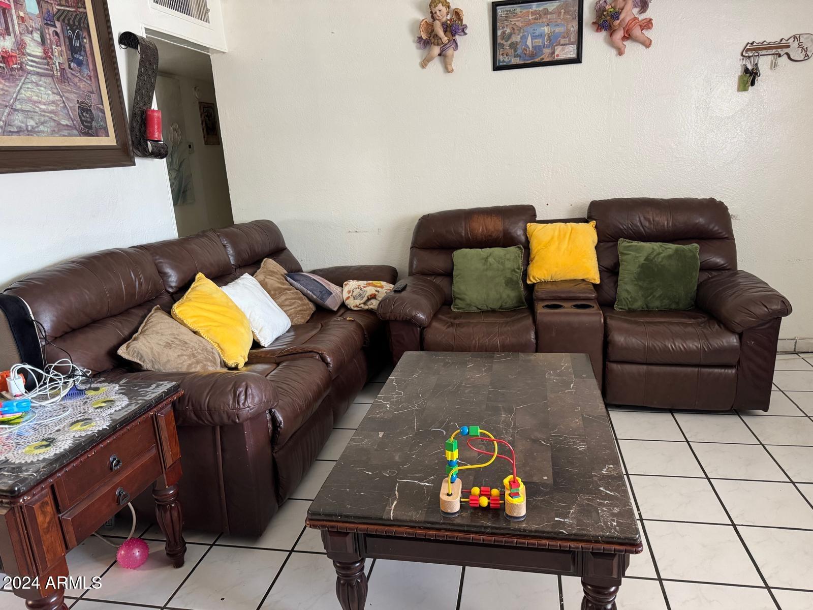 2032 W PECAN Road