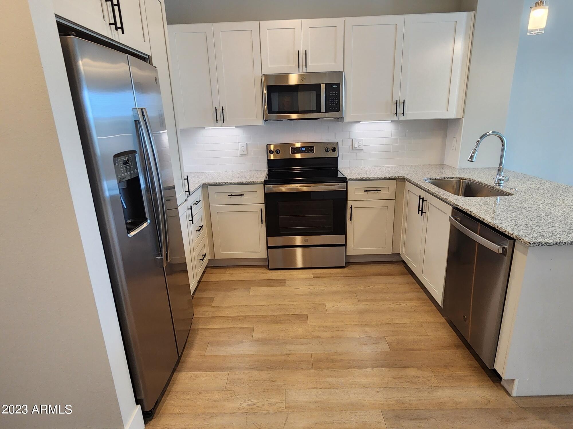 15510 N LA COMETA Avenue A1