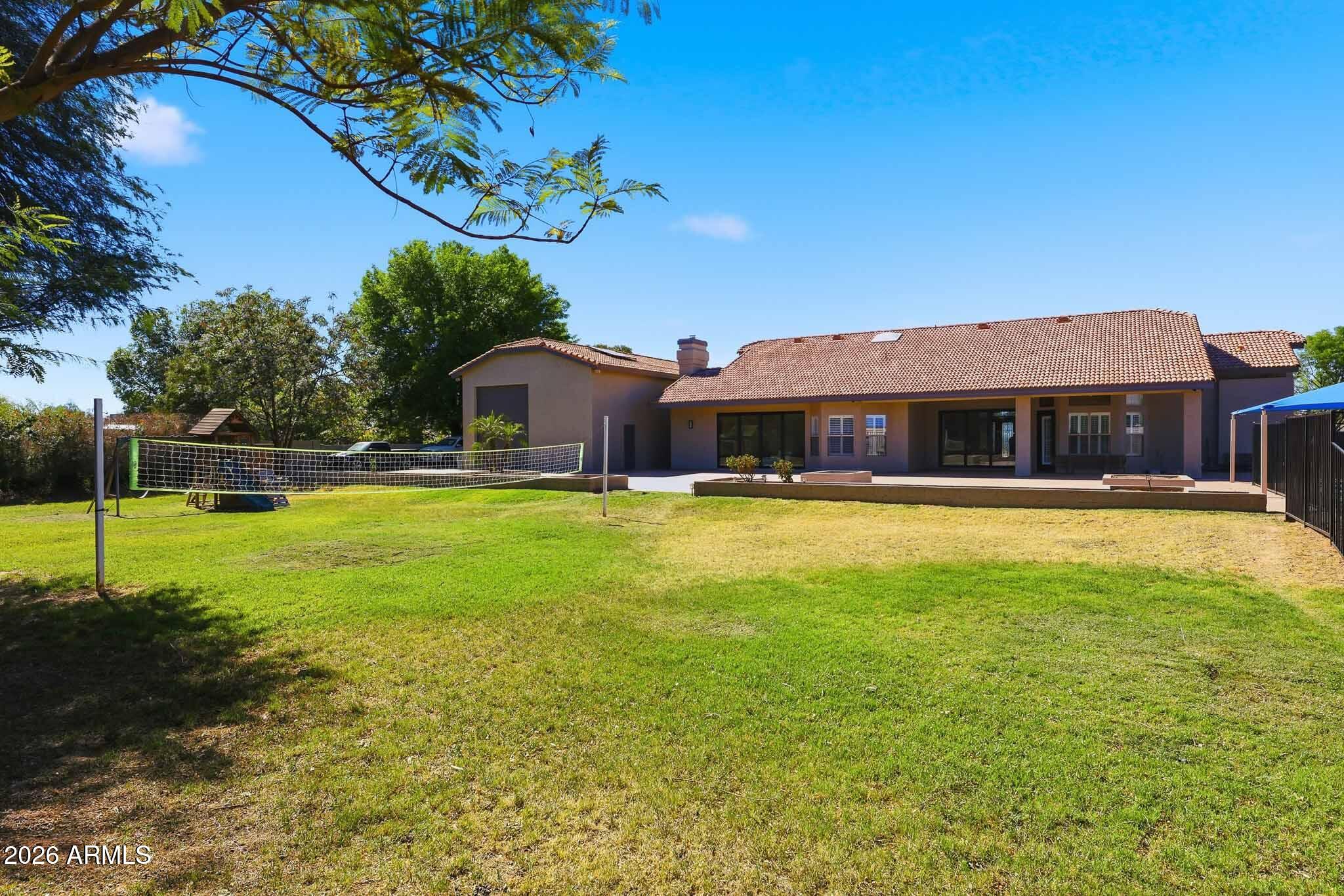CAMELBACK FARMS - Residential