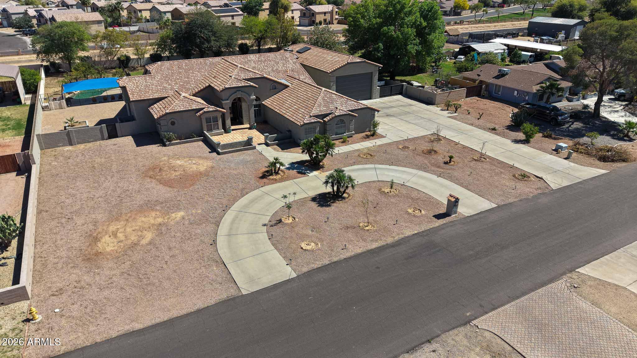 CAMELBACK FARMS - Residential