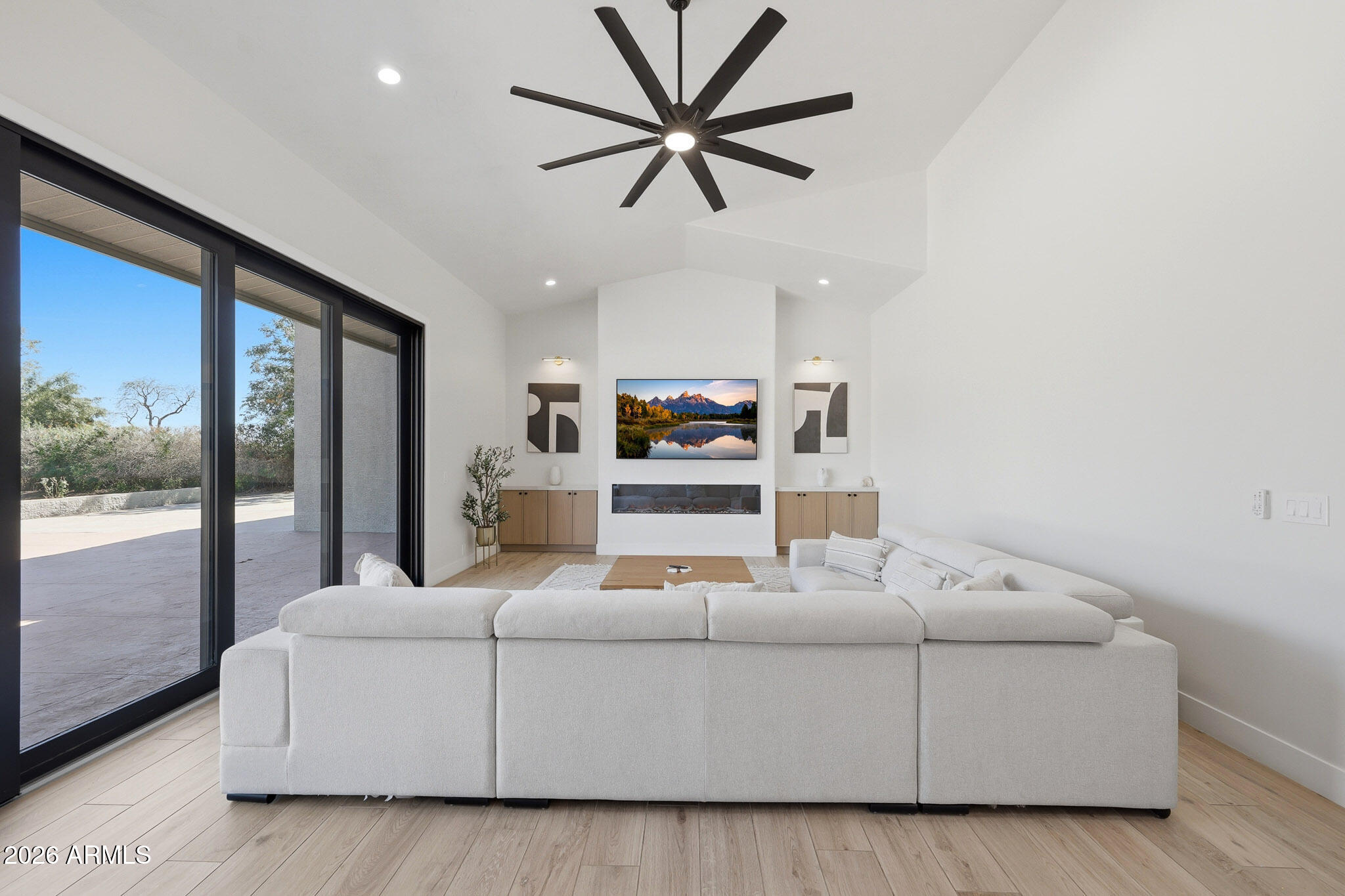 CAMELBACK FARMS - Residential