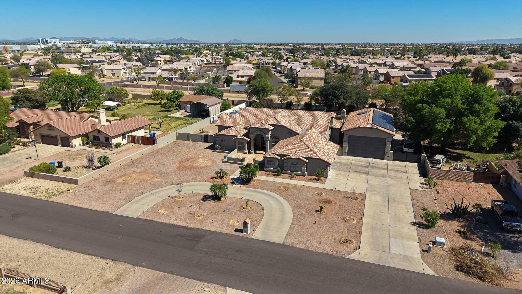 CAMELBACK FARMS - Residential
