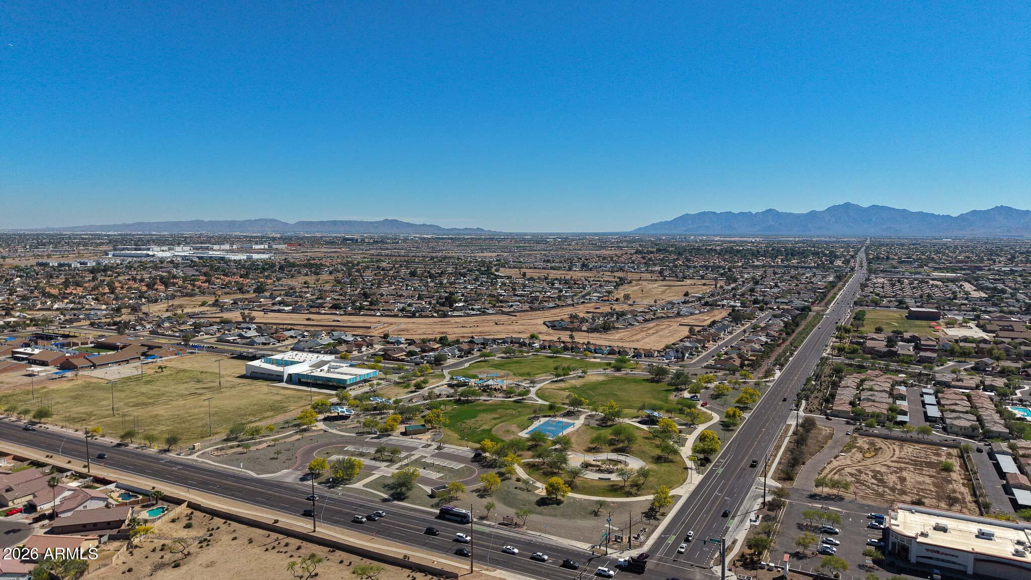 CAMELBACK FARMS - Residential