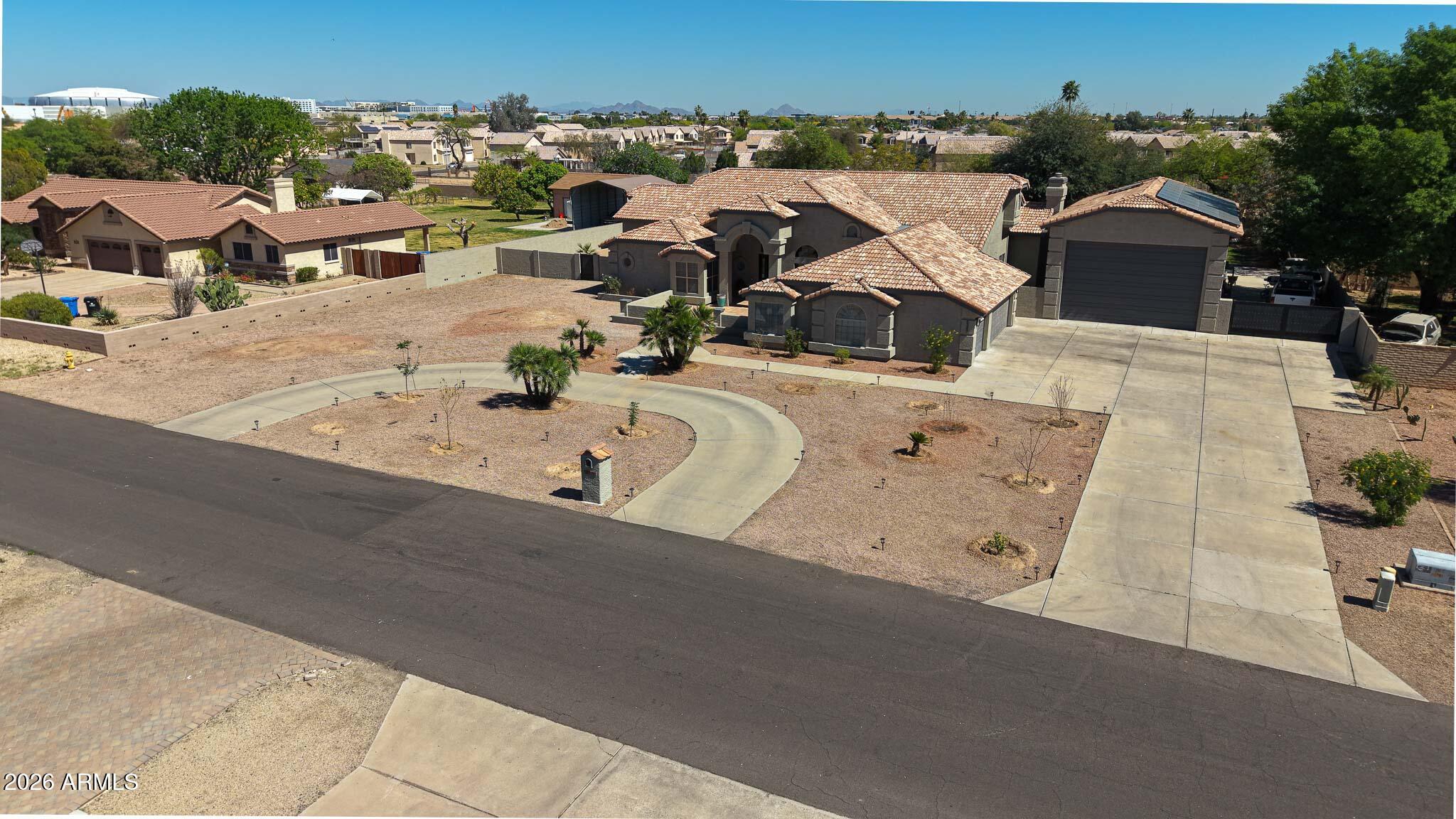 CAMELBACK FARMS - Residential