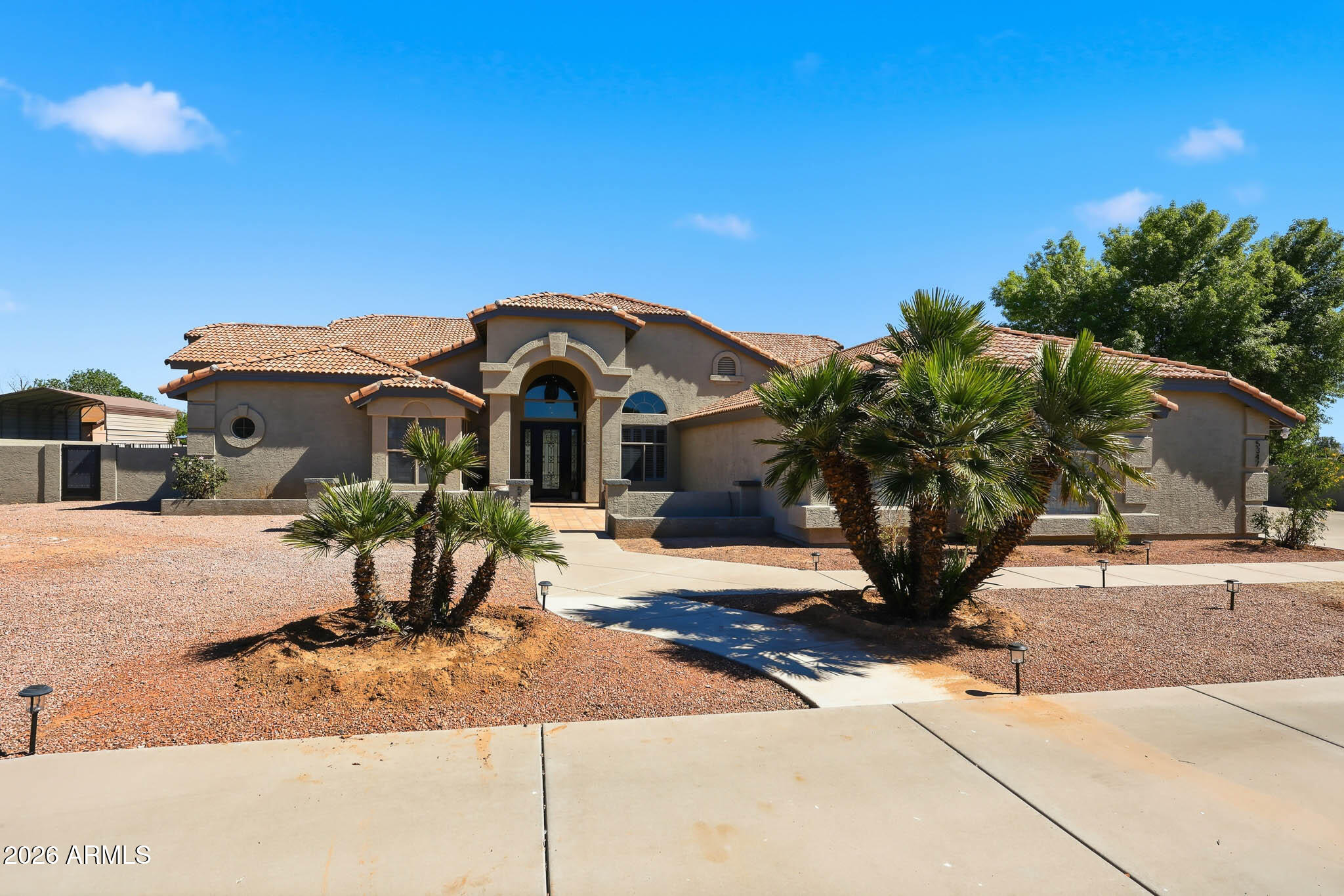 CAMELBACK FARMS - Residential