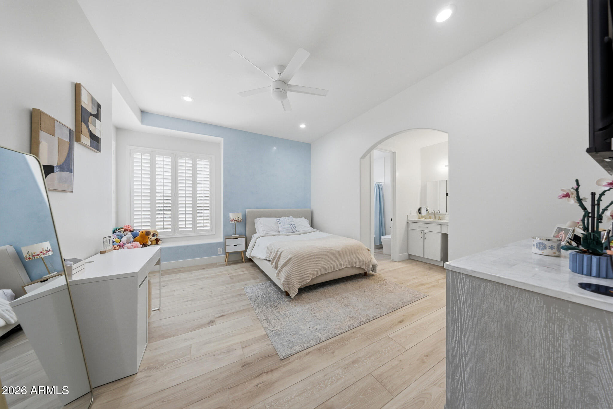 CAMELBACK FARMS - Residential