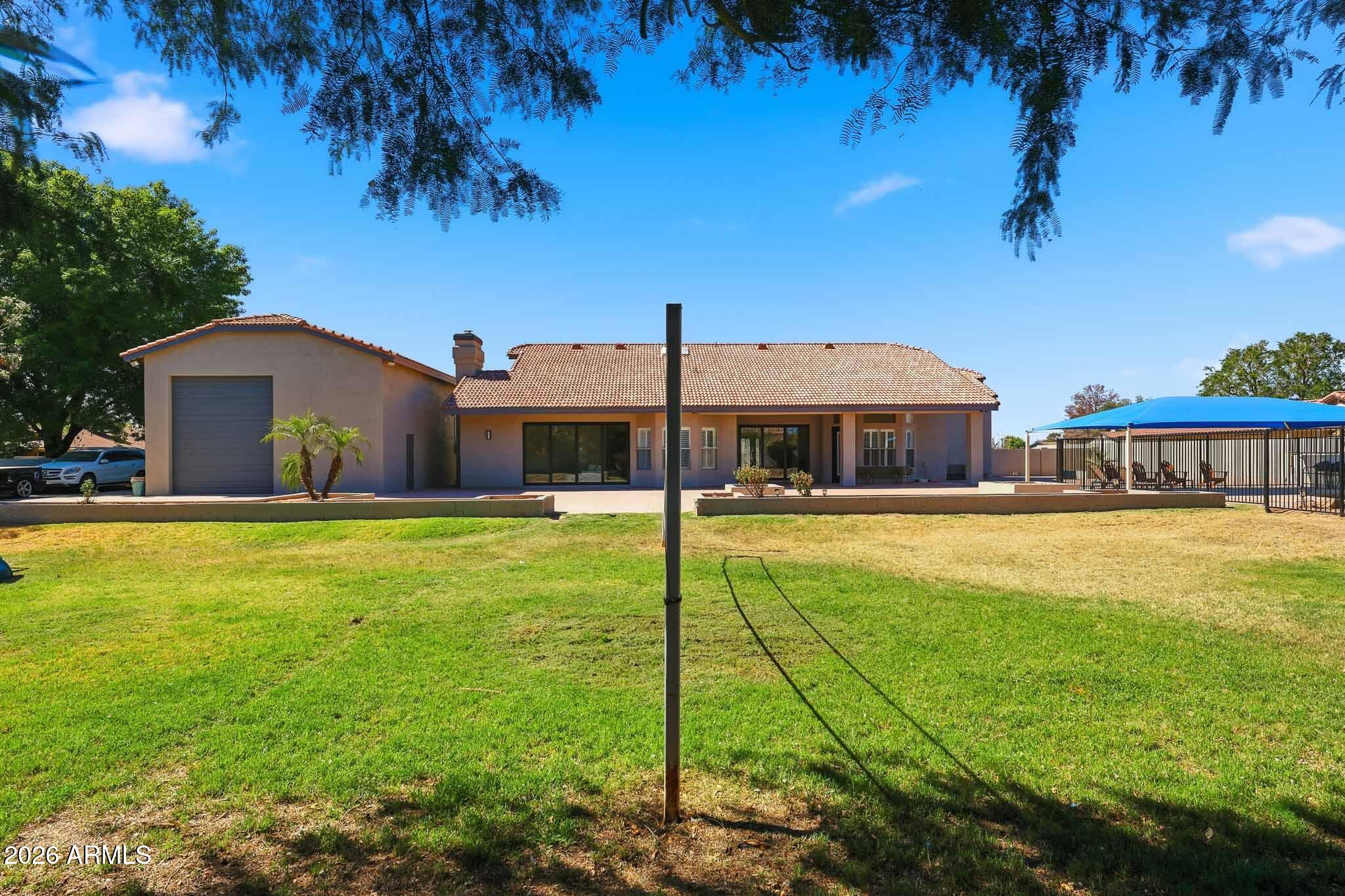 CAMELBACK FARMS - Residential