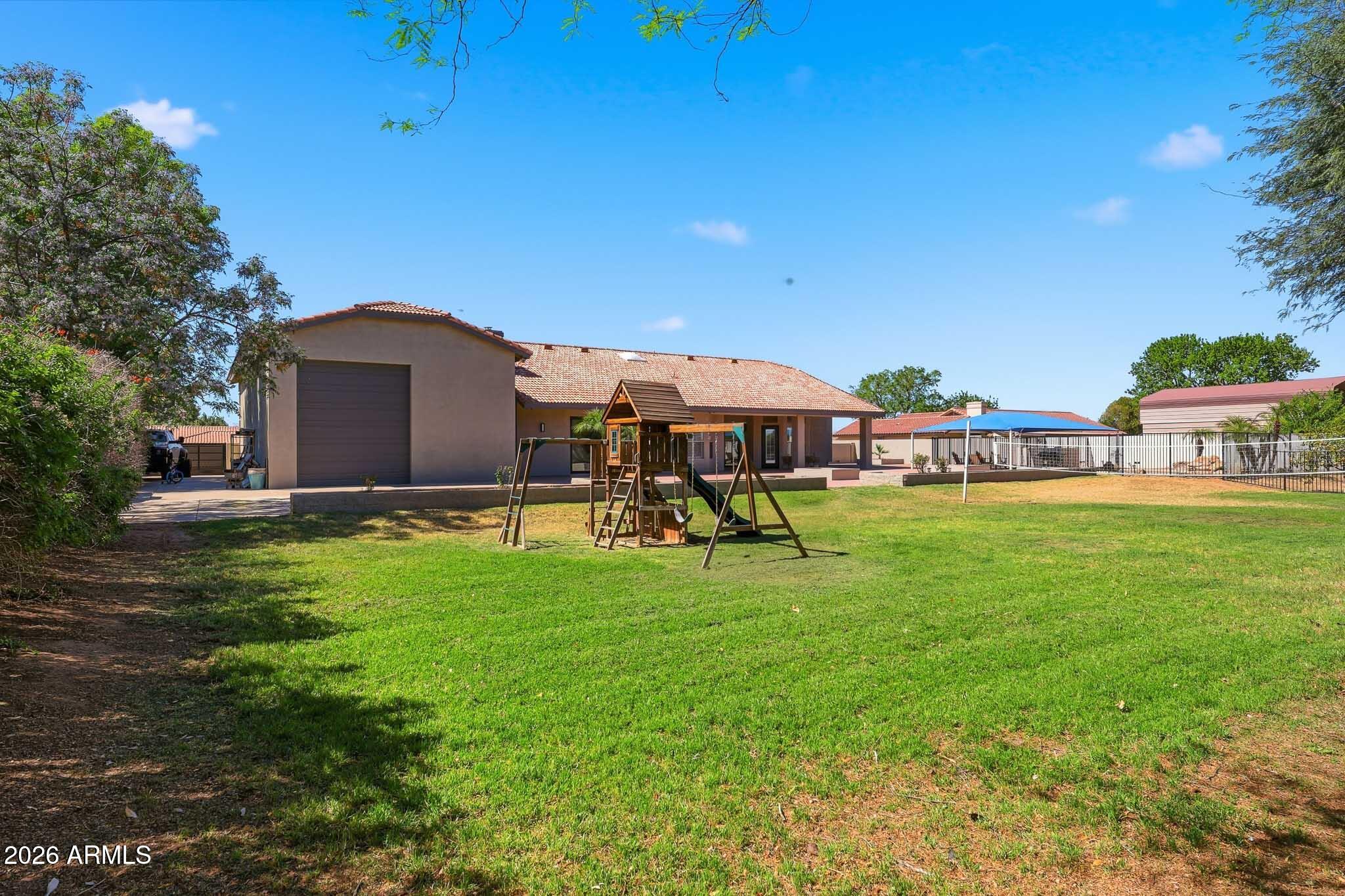 CAMELBACK FARMS - Residential