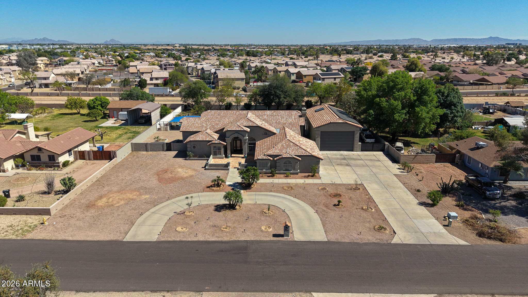 CAMELBACK FARMS - Residential