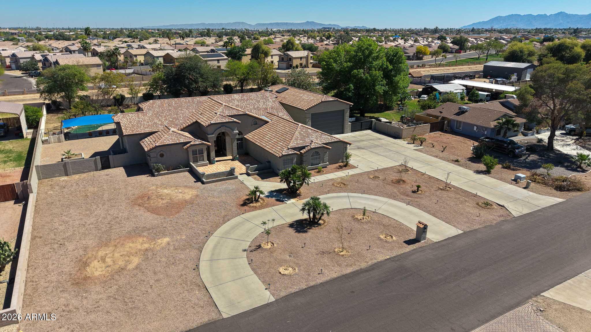 CAMELBACK FARMS - Residential