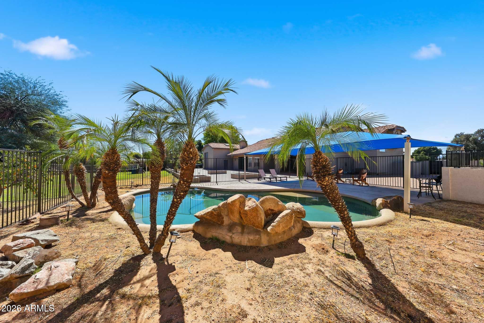 CAMELBACK FARMS - Residential