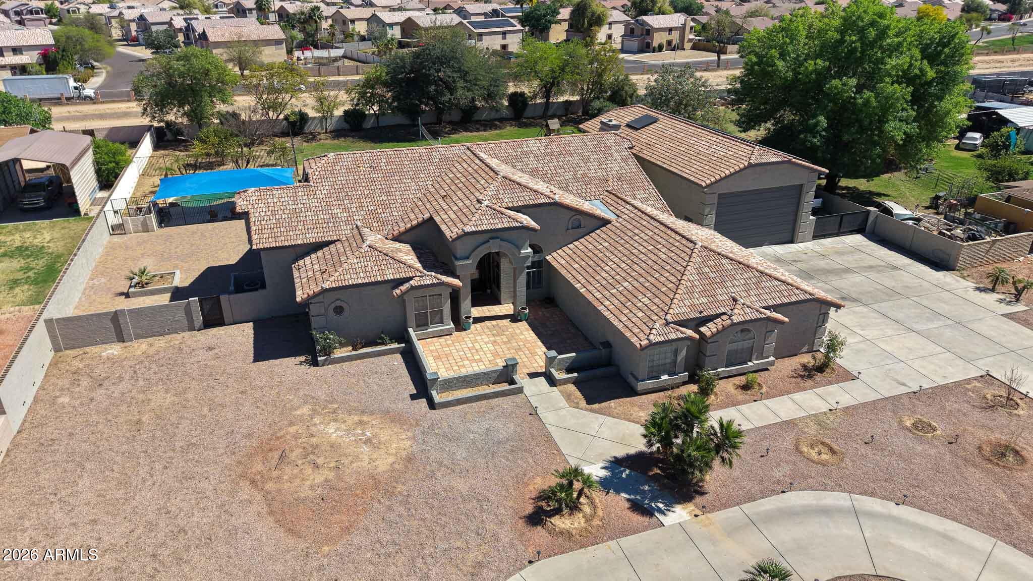 CAMELBACK FARMS - Residential
