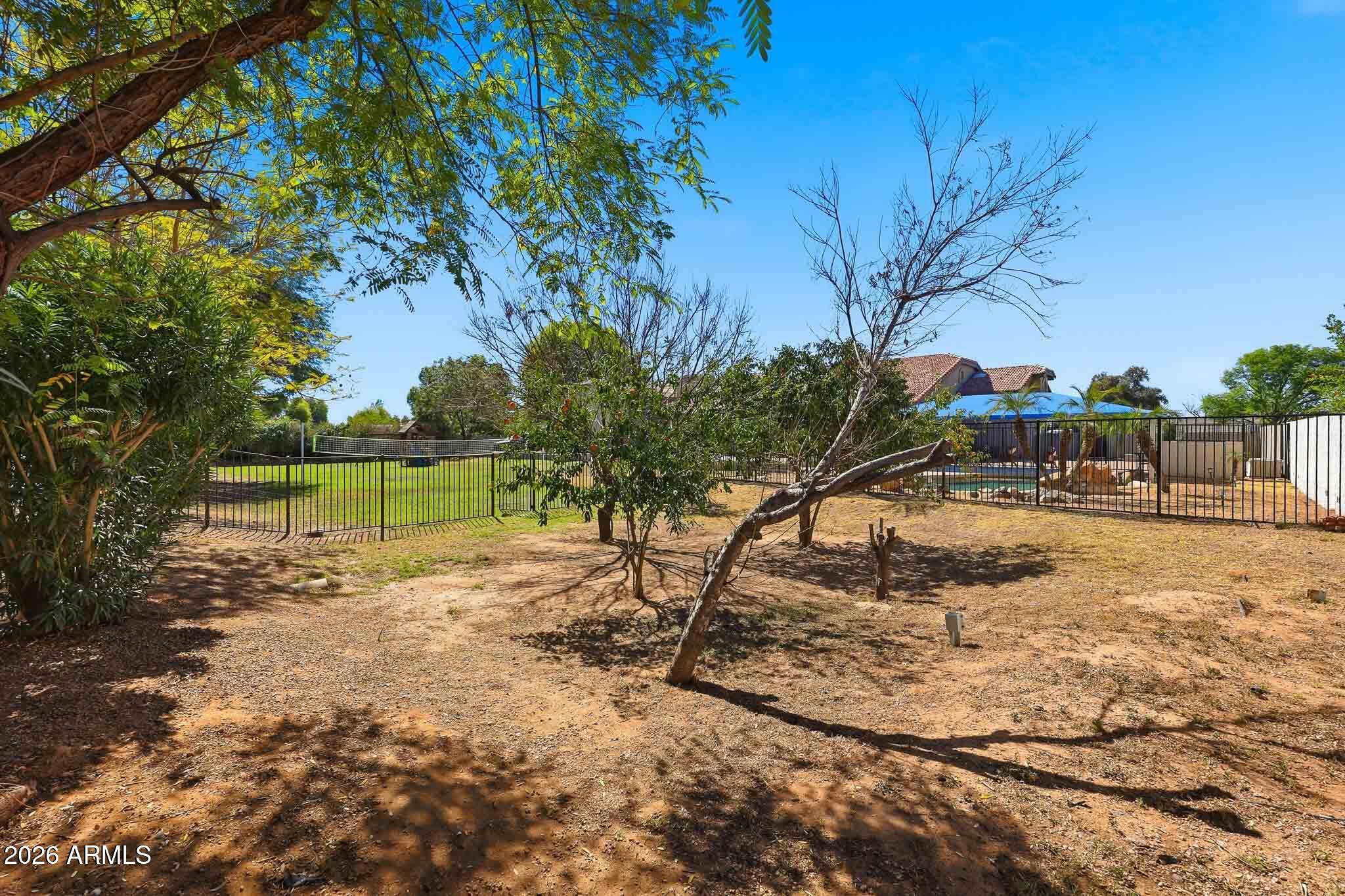 CAMELBACK FARMS - Residential