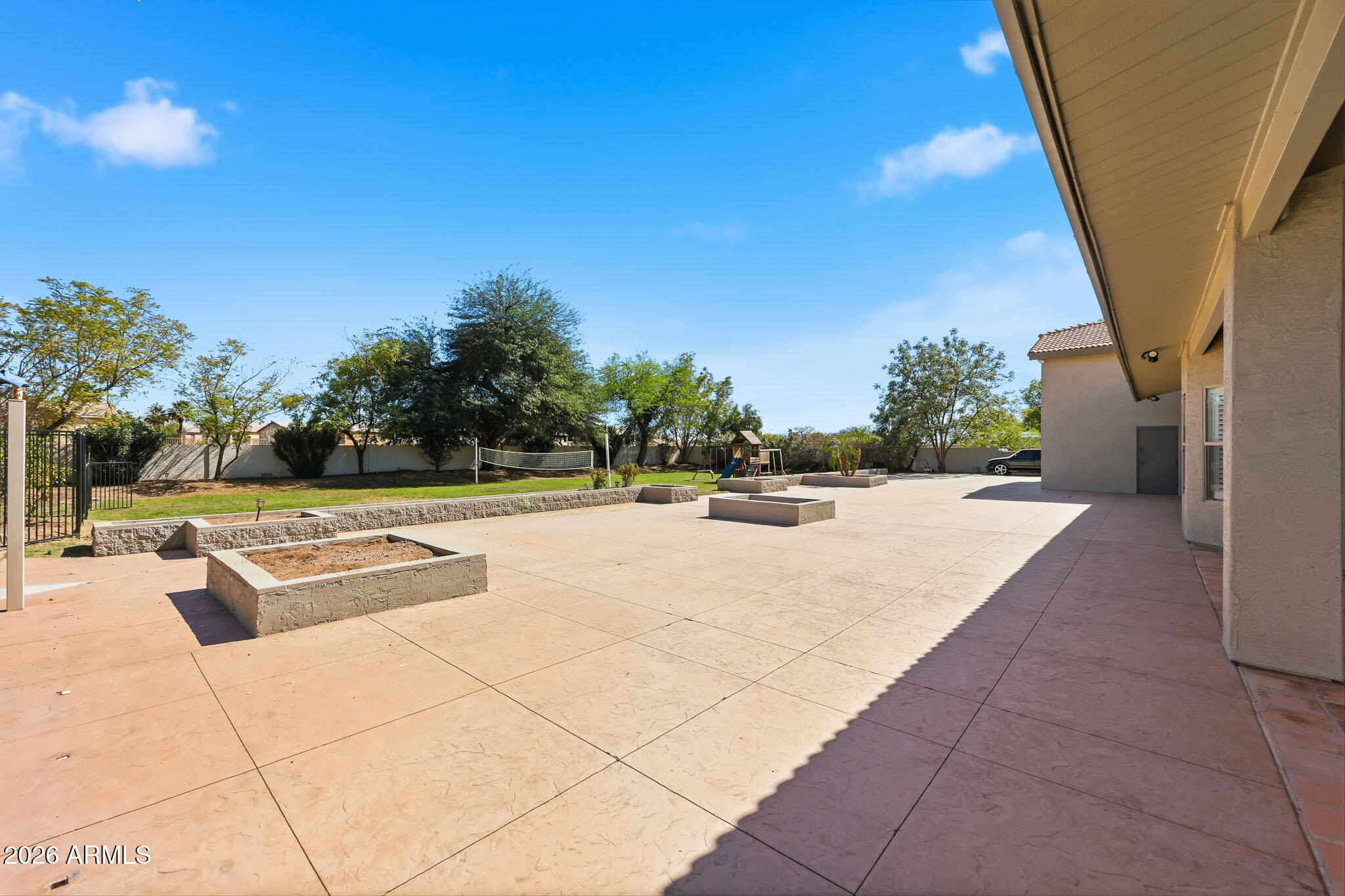 CAMELBACK FARMS - Residential