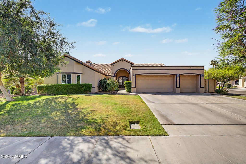 Photo of 2142 E Desoto Way, Gilbert, AZ 85234 (MLS # 7026922)
