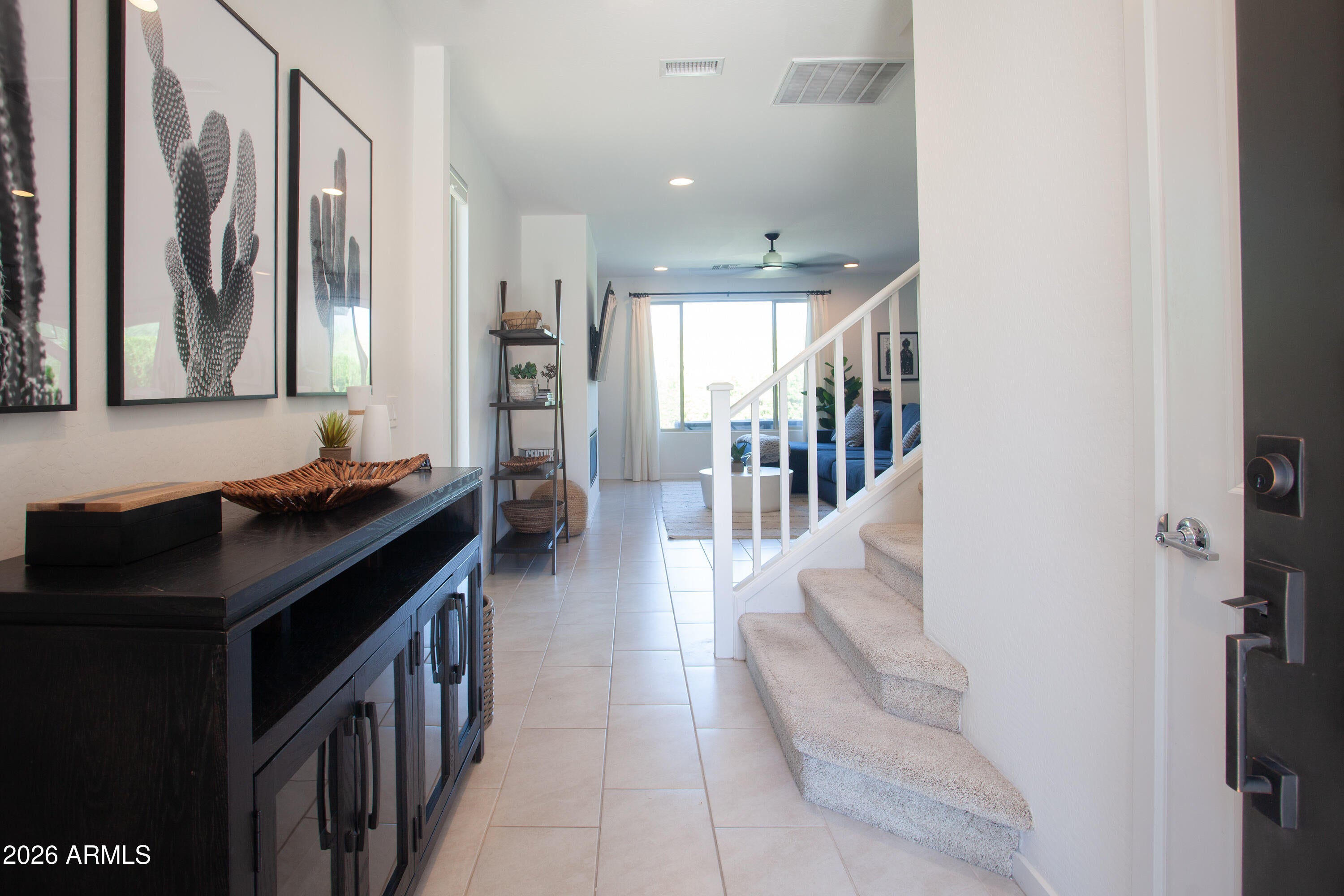 3110 E LOUISE Drive