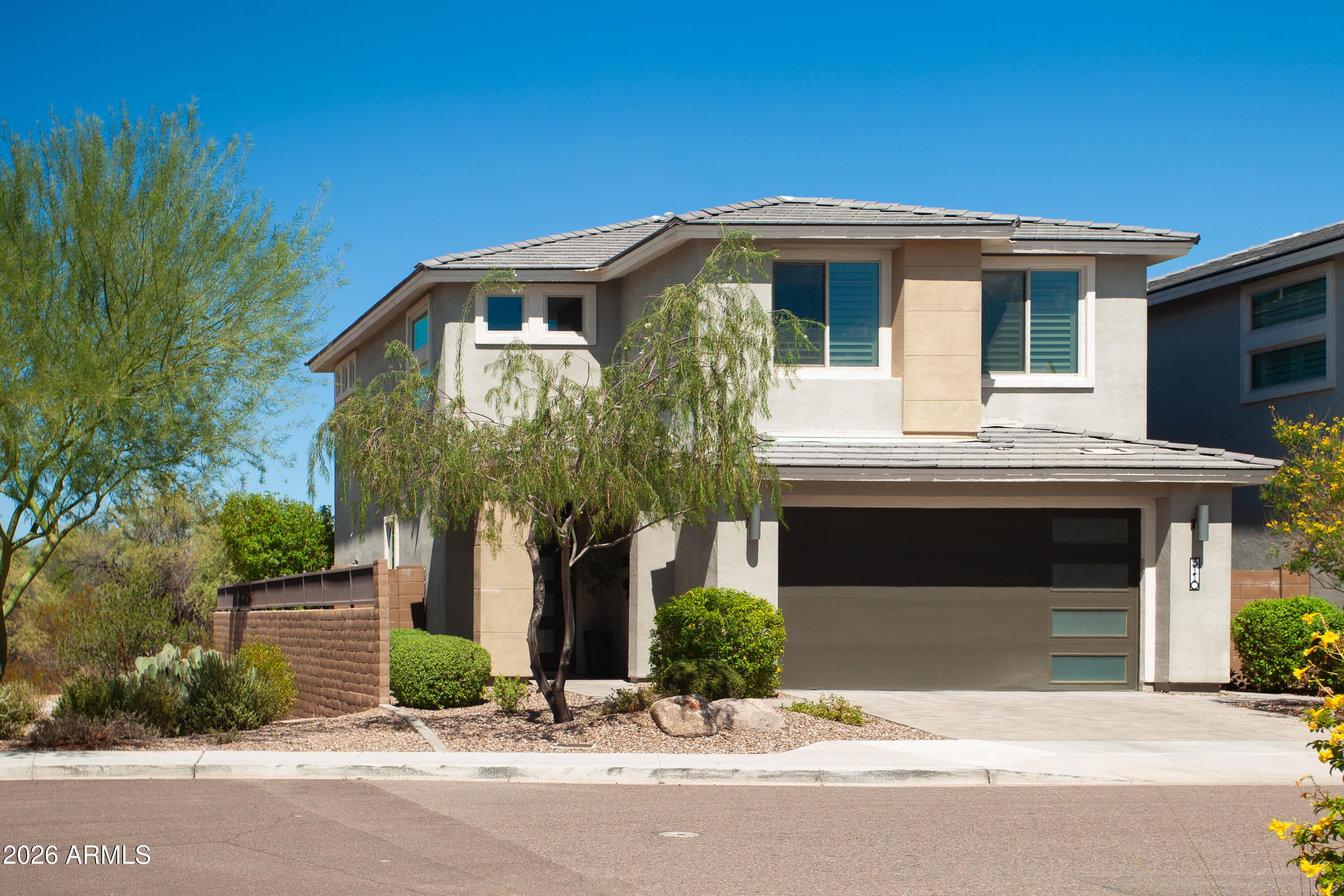 3110 E LOUISE Drive