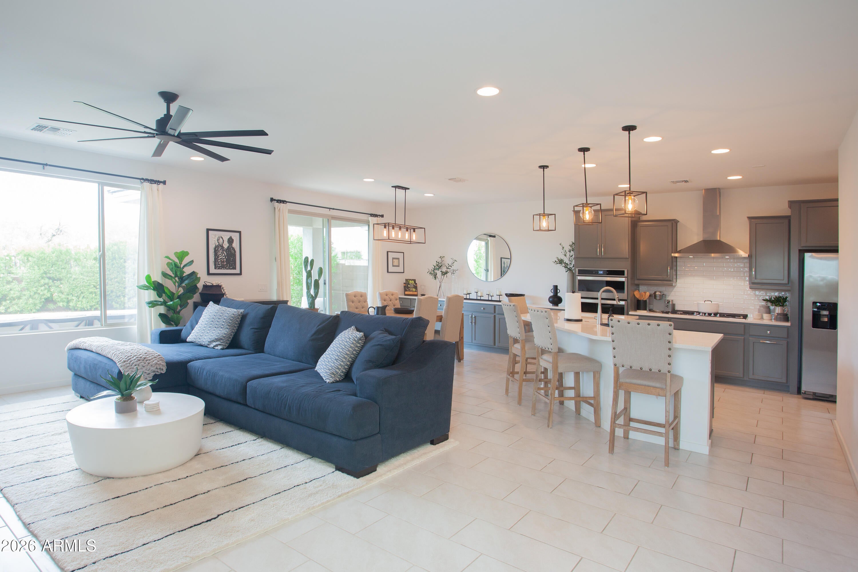 3110 E LOUISE Drive