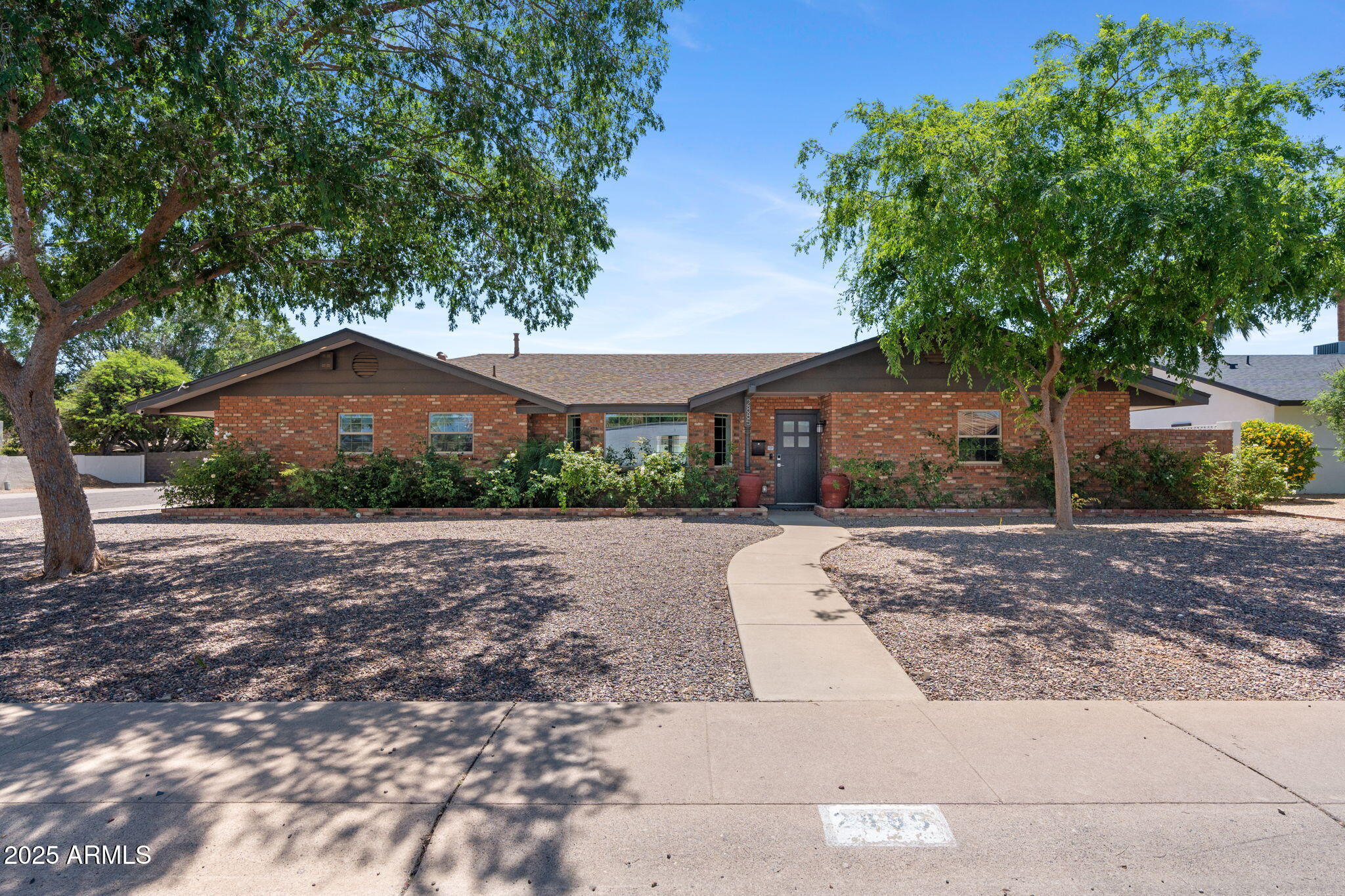 2885 E NORTH Lane