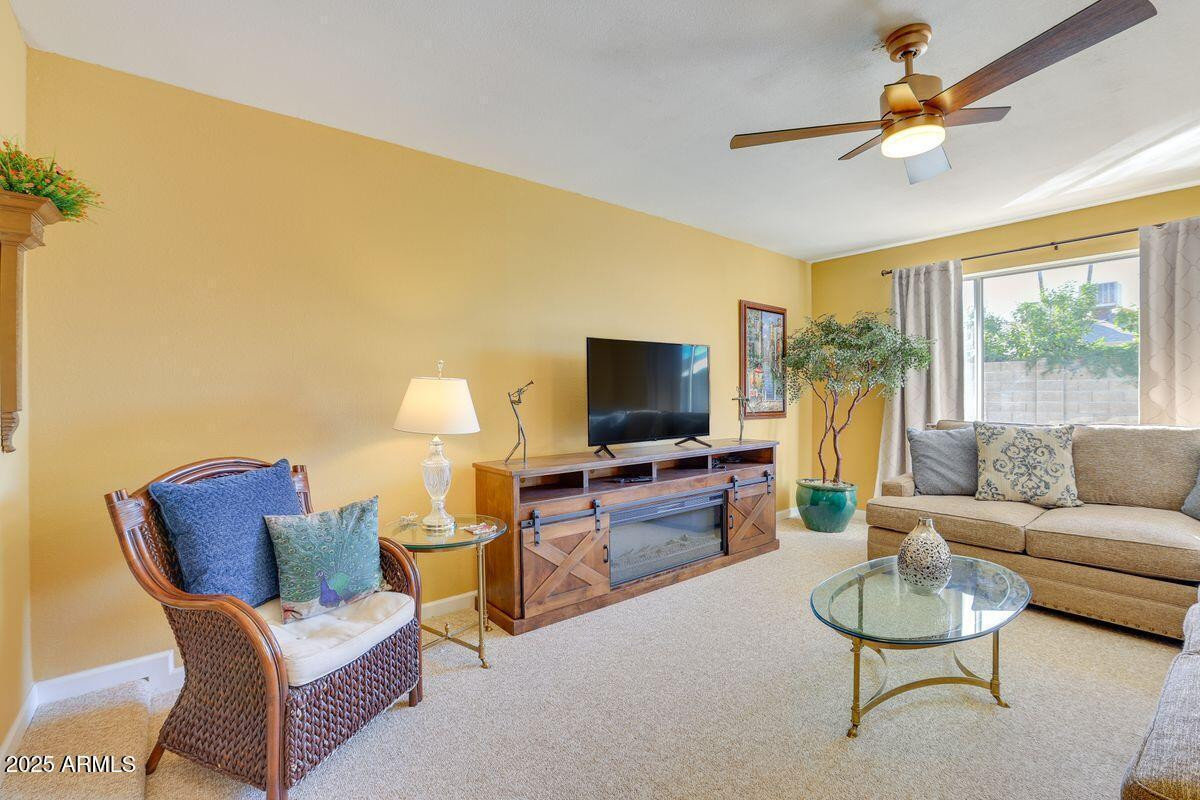 4933 W Larkspur Drive